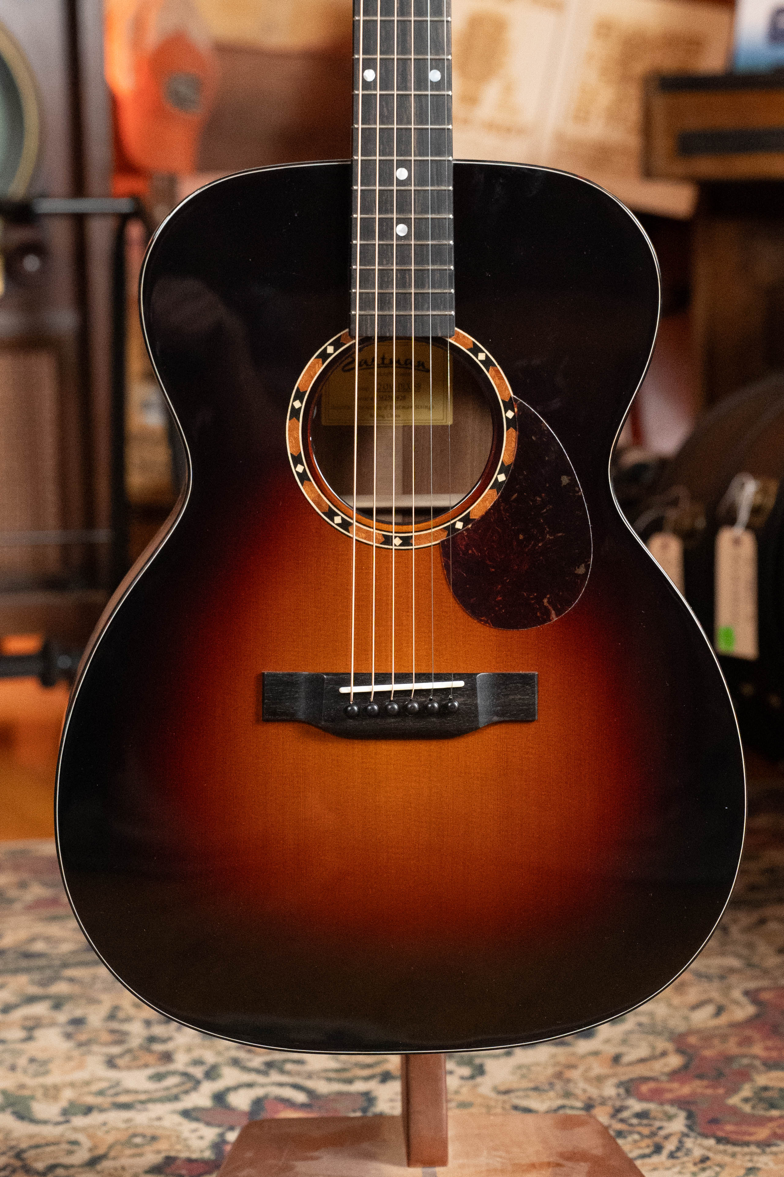 Eastman E2OM-DLX-SB Cedar/Sapele Sunburst Guitar w/Fishman Pickup #4926