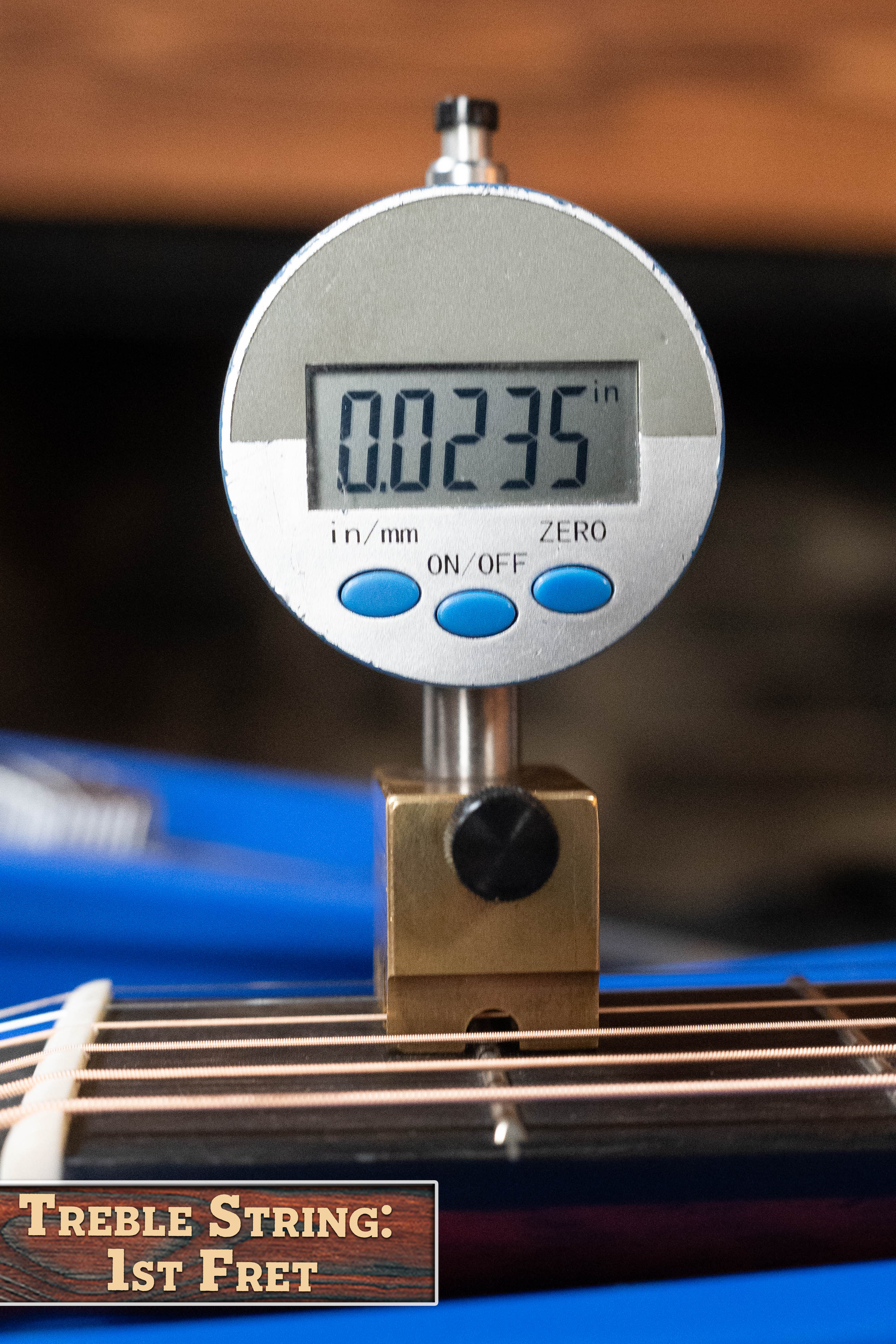 Eastman E2OM-DLX-SB Cedar/Sapele Sunburst Guitar w/Fishman Pickup #4926