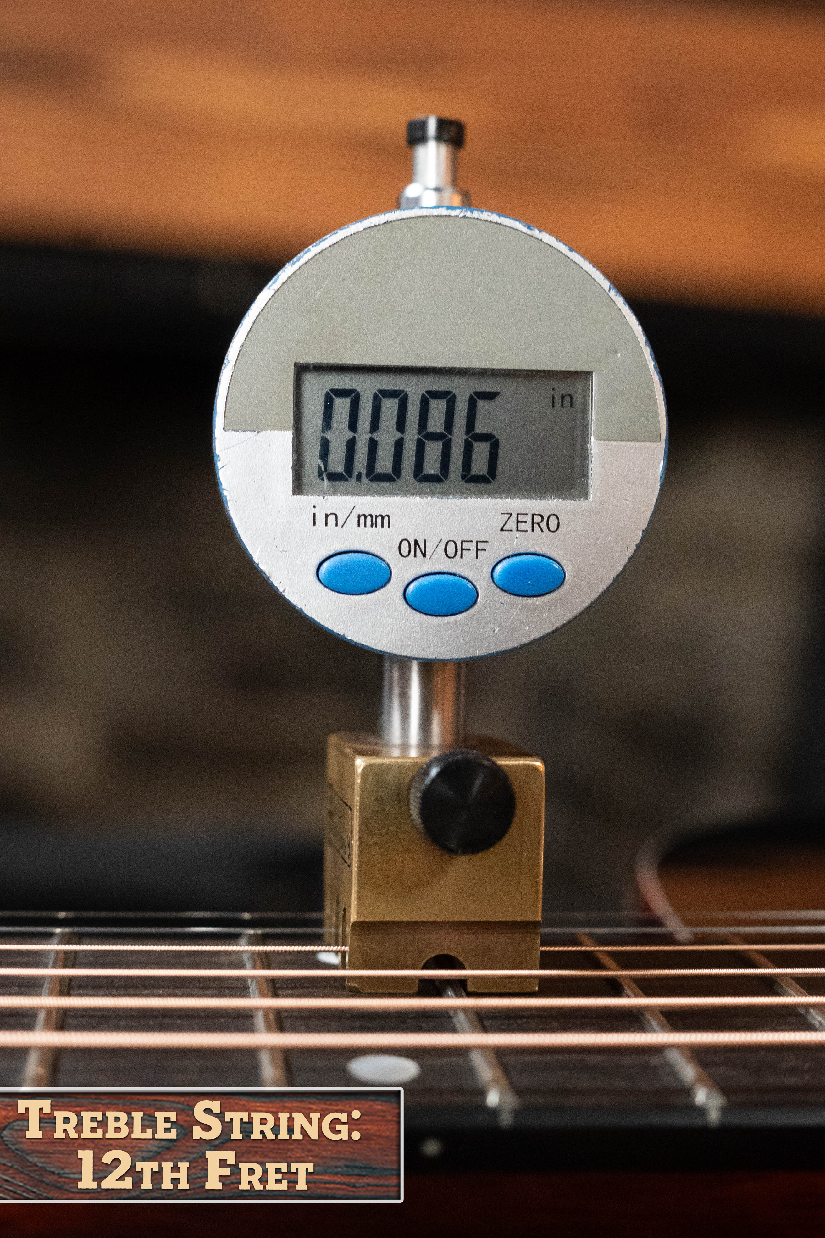 Eastman E2OM-DLX-SB Cedar/Sapele Sunburst Guitar w/Fishman Pickup #4926