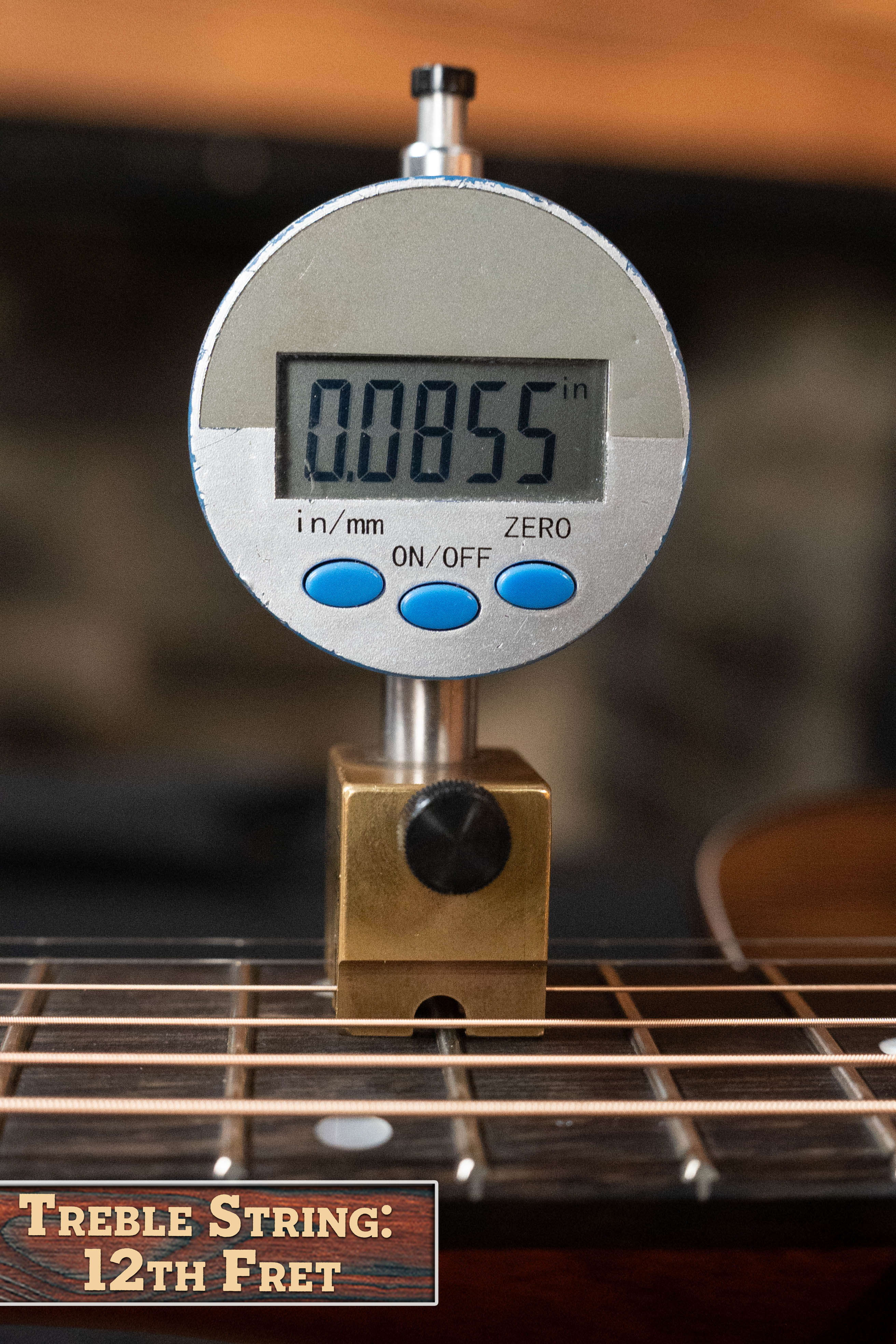 Eastman E2OM-DLX-SB Cedar/Sapele Sunburst Guitar w/Fishman Pickup #4927