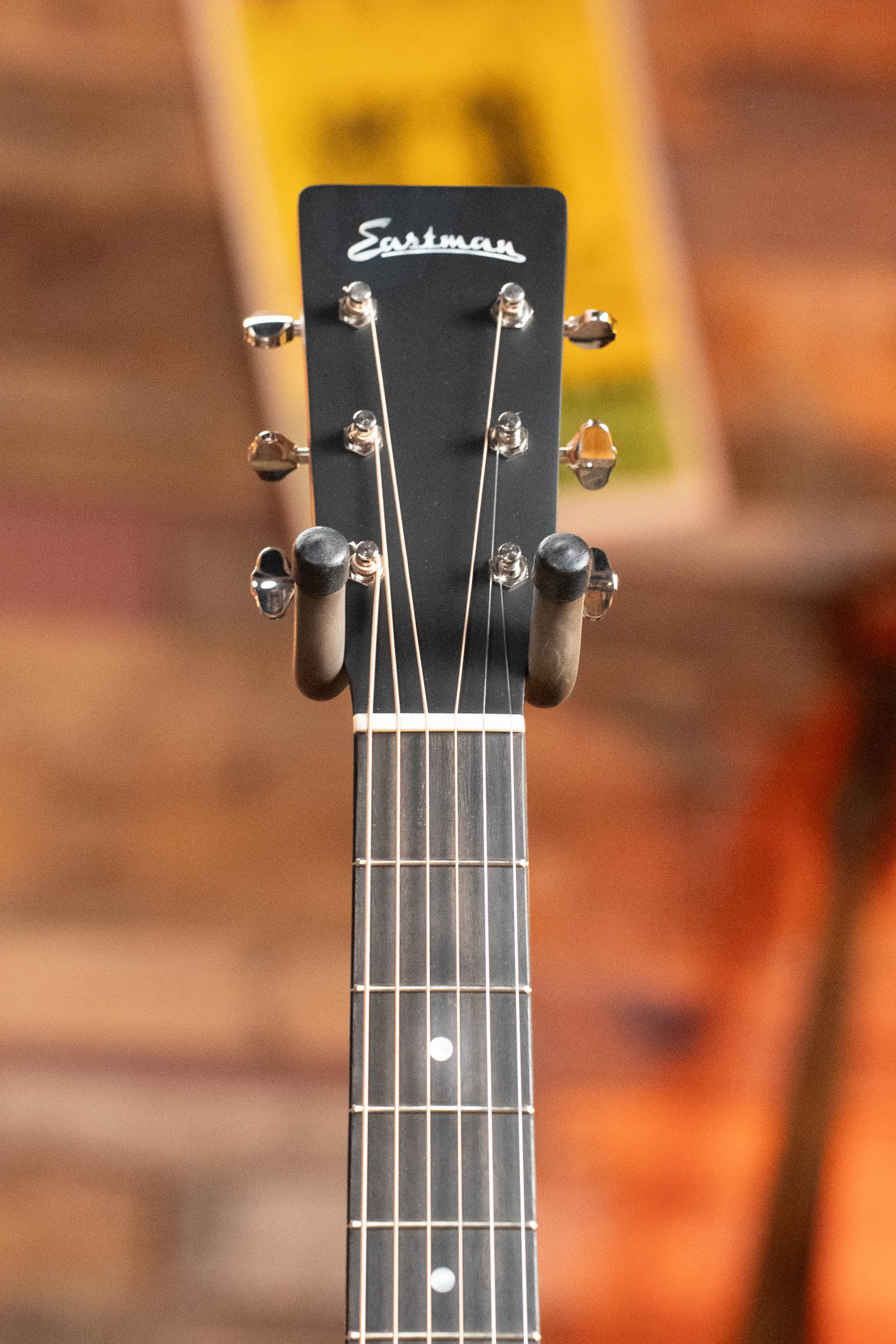 Eastman E2OM-DLX-SB Cedar/Sapele Sunburst Guitar w/Fishman Pickup #4928