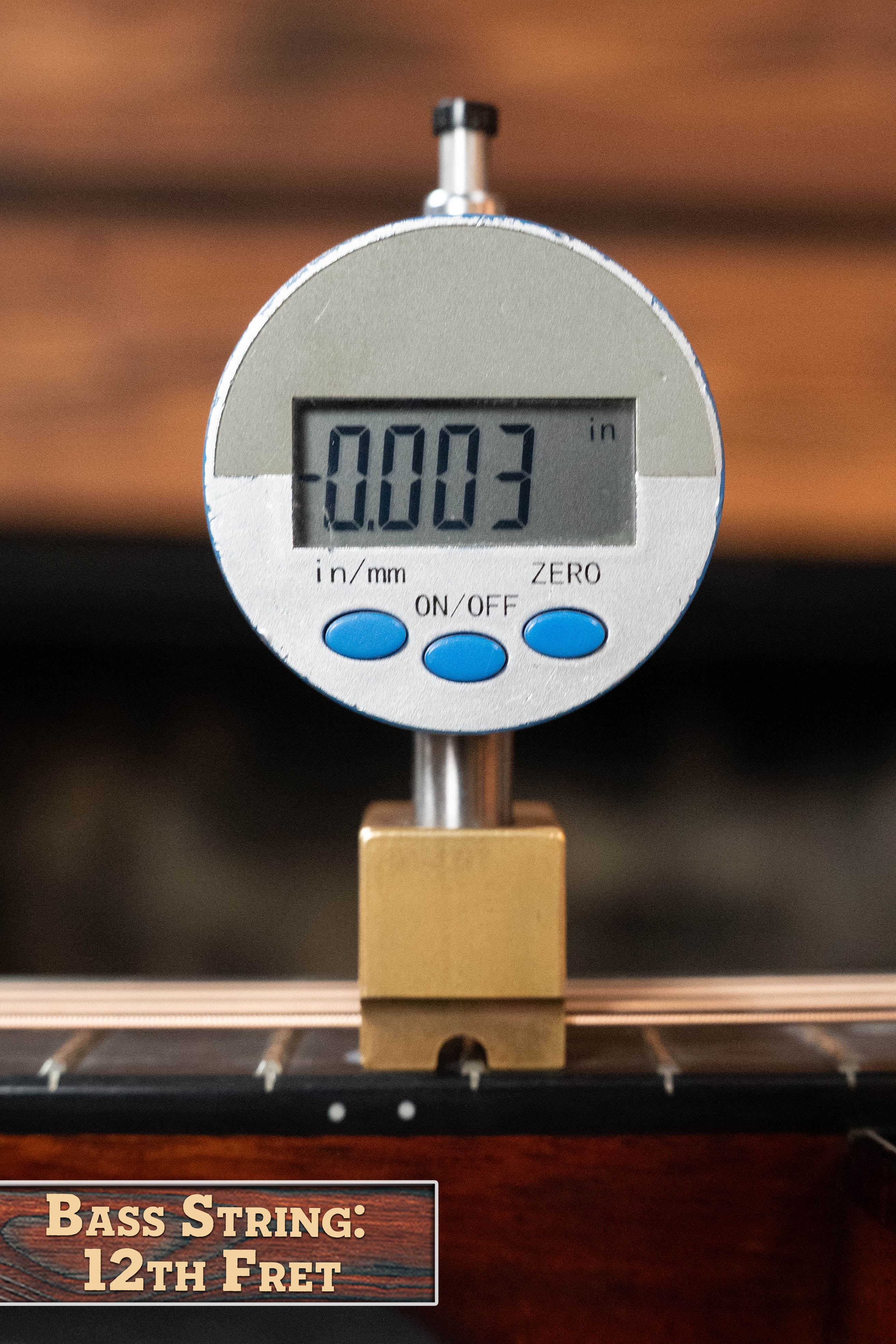 Eastman E2OM-DLX-SB Cedar/Sapele Sunburst Guitar w/Fishman Pickup #4928