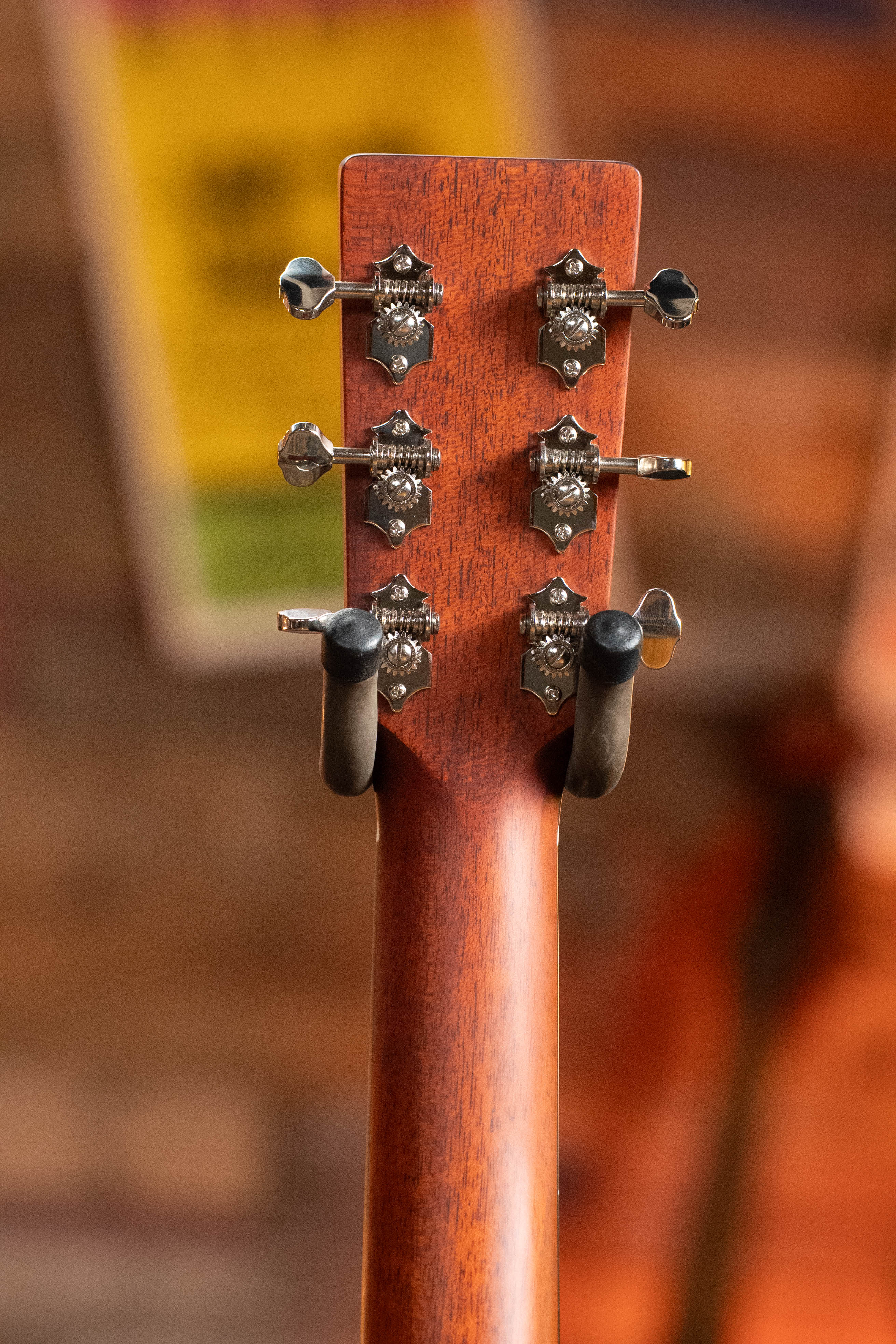 Eastman E2OM-DLX-SB Cedar/Sapele Sunburst Guitar w/Fishman Pickup #4929