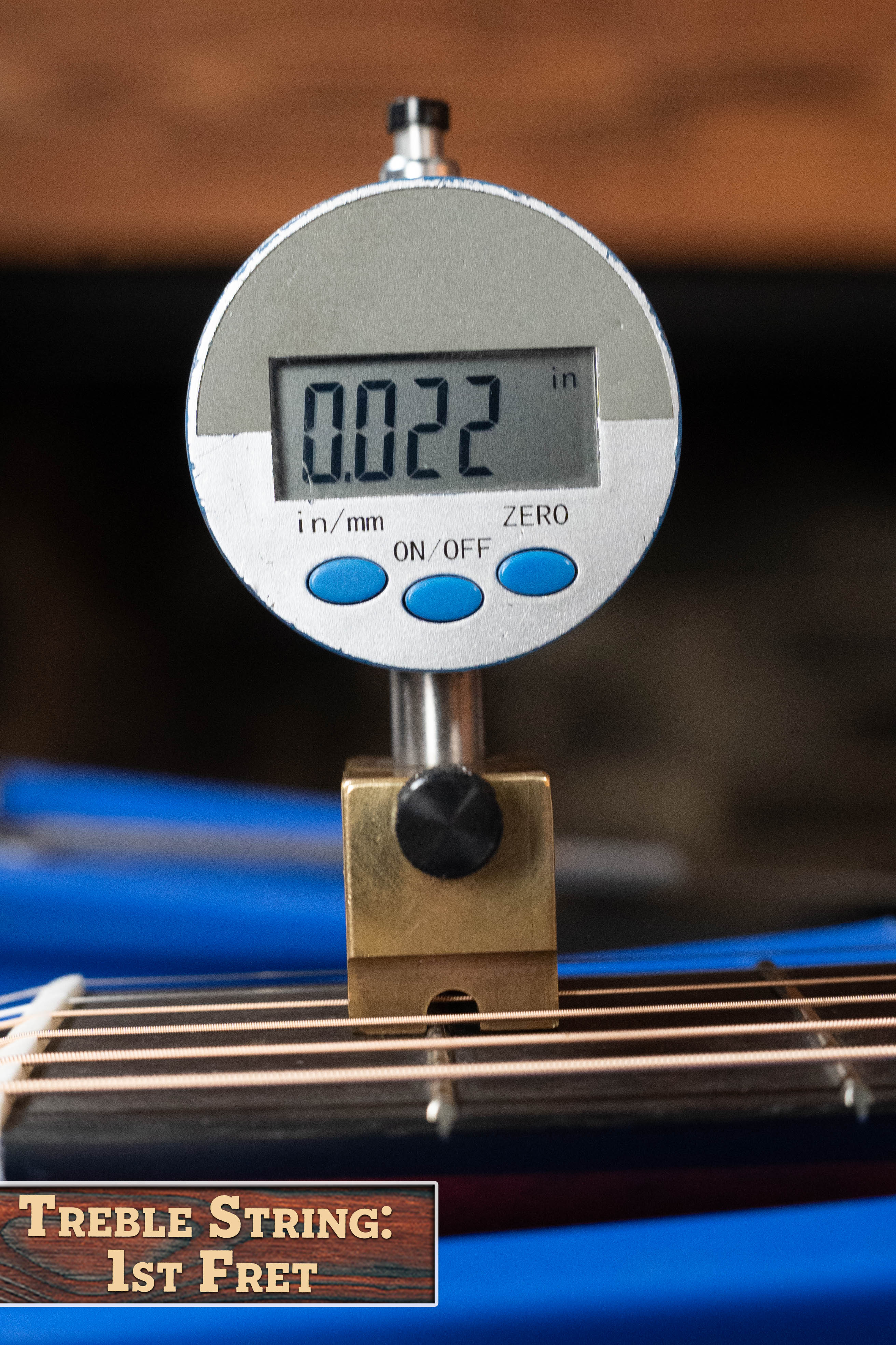 Eastman E2OM-DLX-SB Cedar/Sapele Sunburst Guitar w/Fishman Pickup #4929