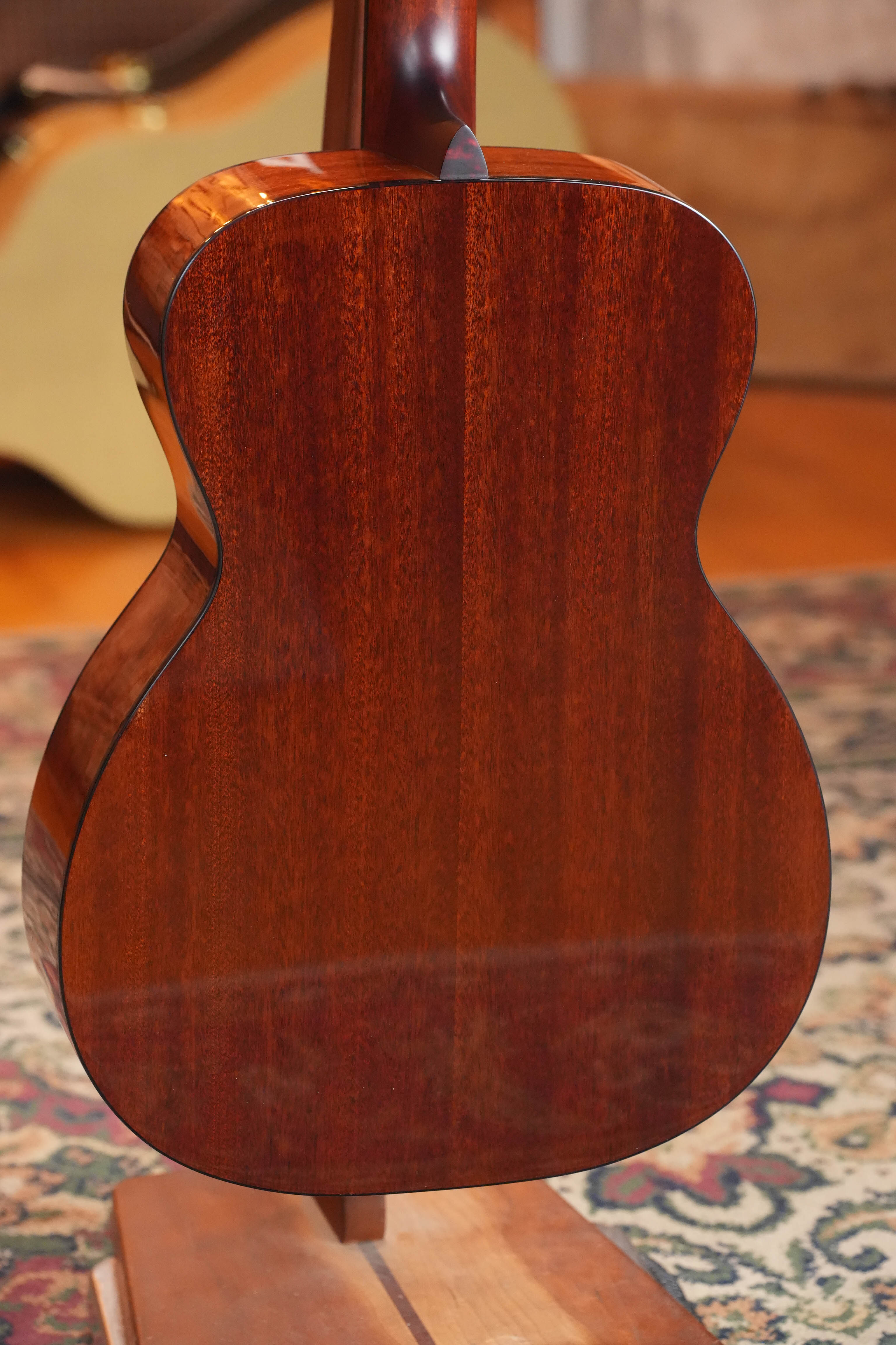 Eastman E2OM-DLX-SB Sunburst Deluxe Orchestra Model Acoustic-Electric Guitar #6236