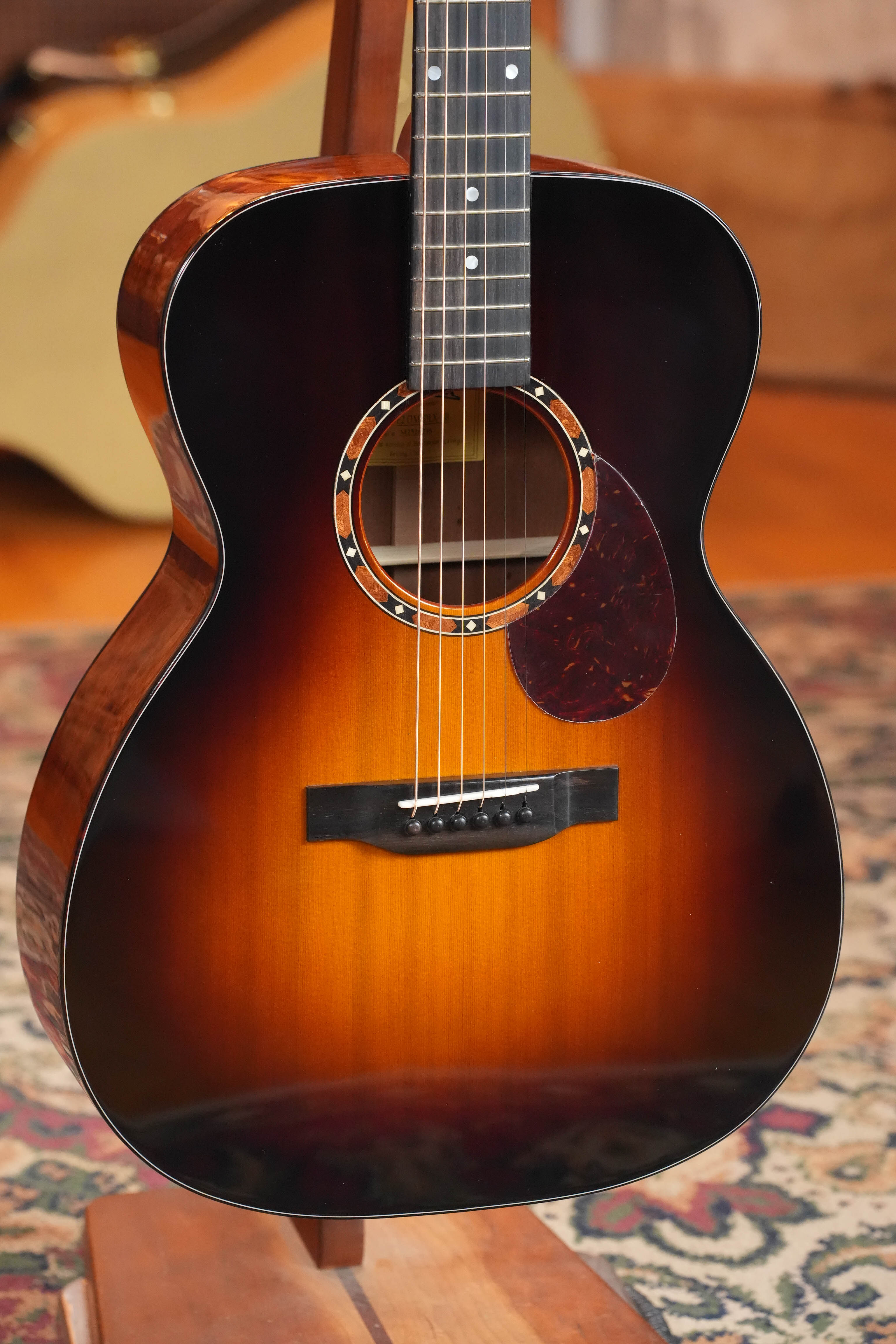 Eastman E2OM-DLX-SB Sunburst Deluxe Orchestra Model Acoustic-Electric Guitar #6236