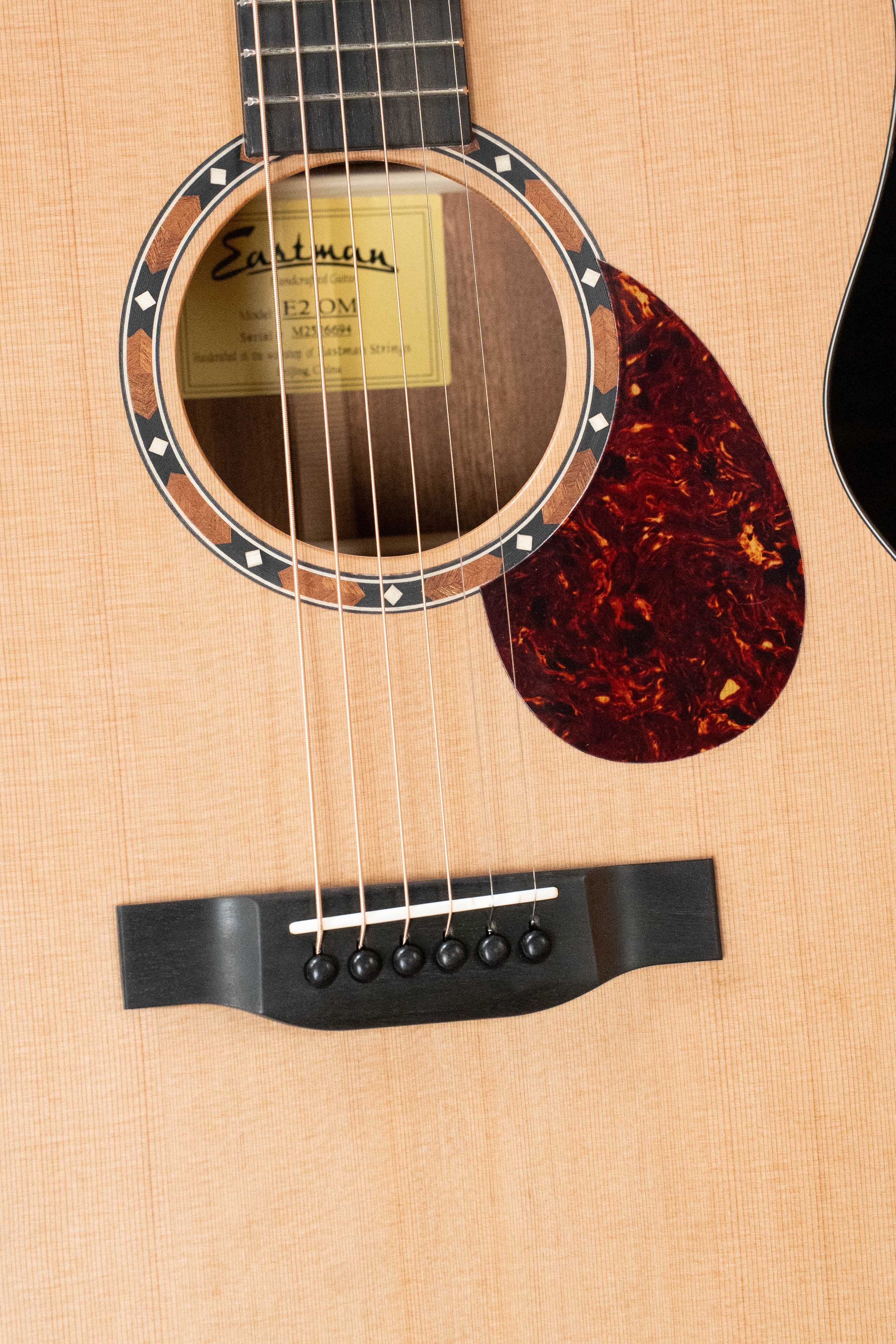Eastman E2OM Cedar/Sapele Orchestra Model Acoustic Guitar #6694