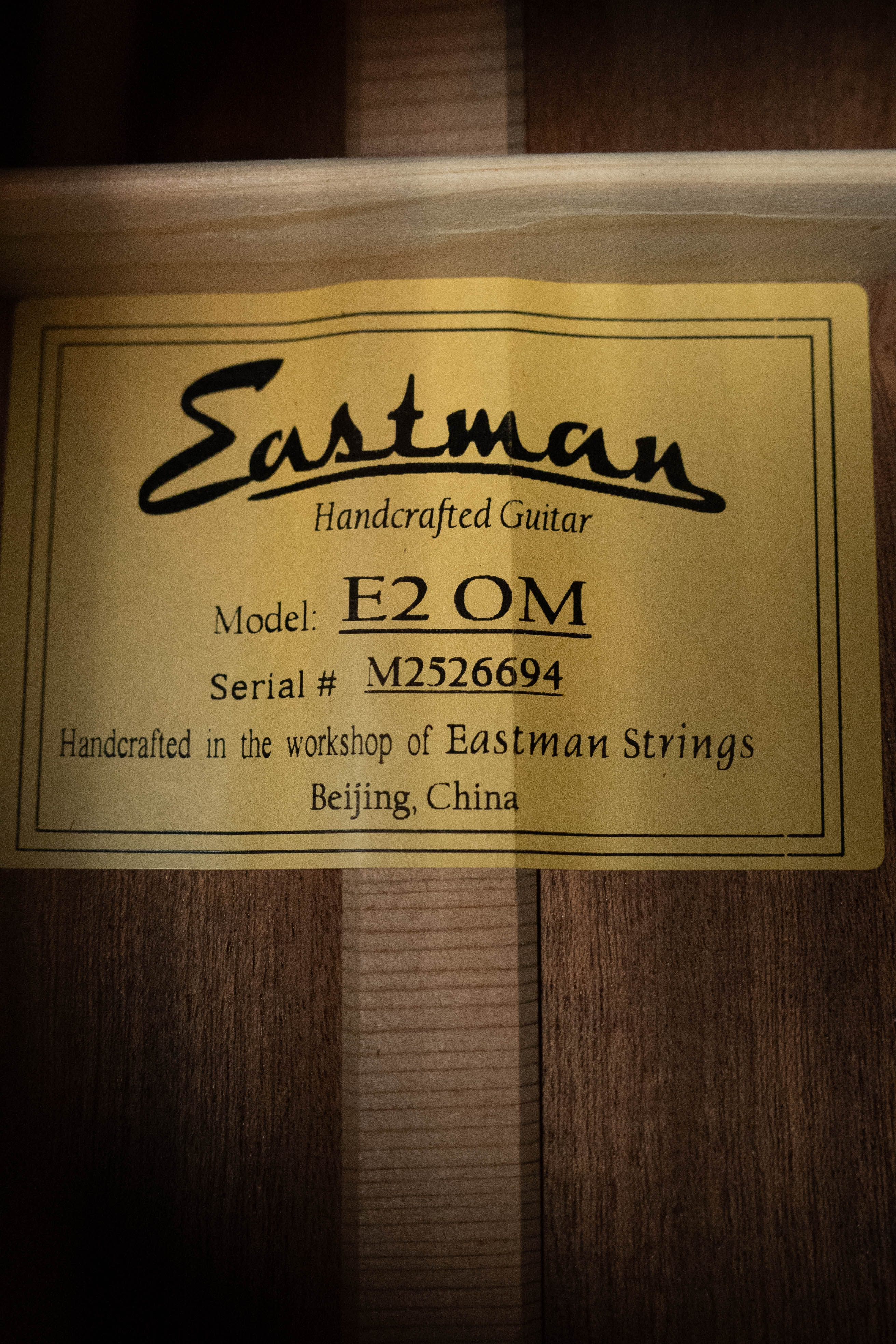 Eastman E2OM Cedar/Sapele Orchestra Model Acoustic Guitar #6694