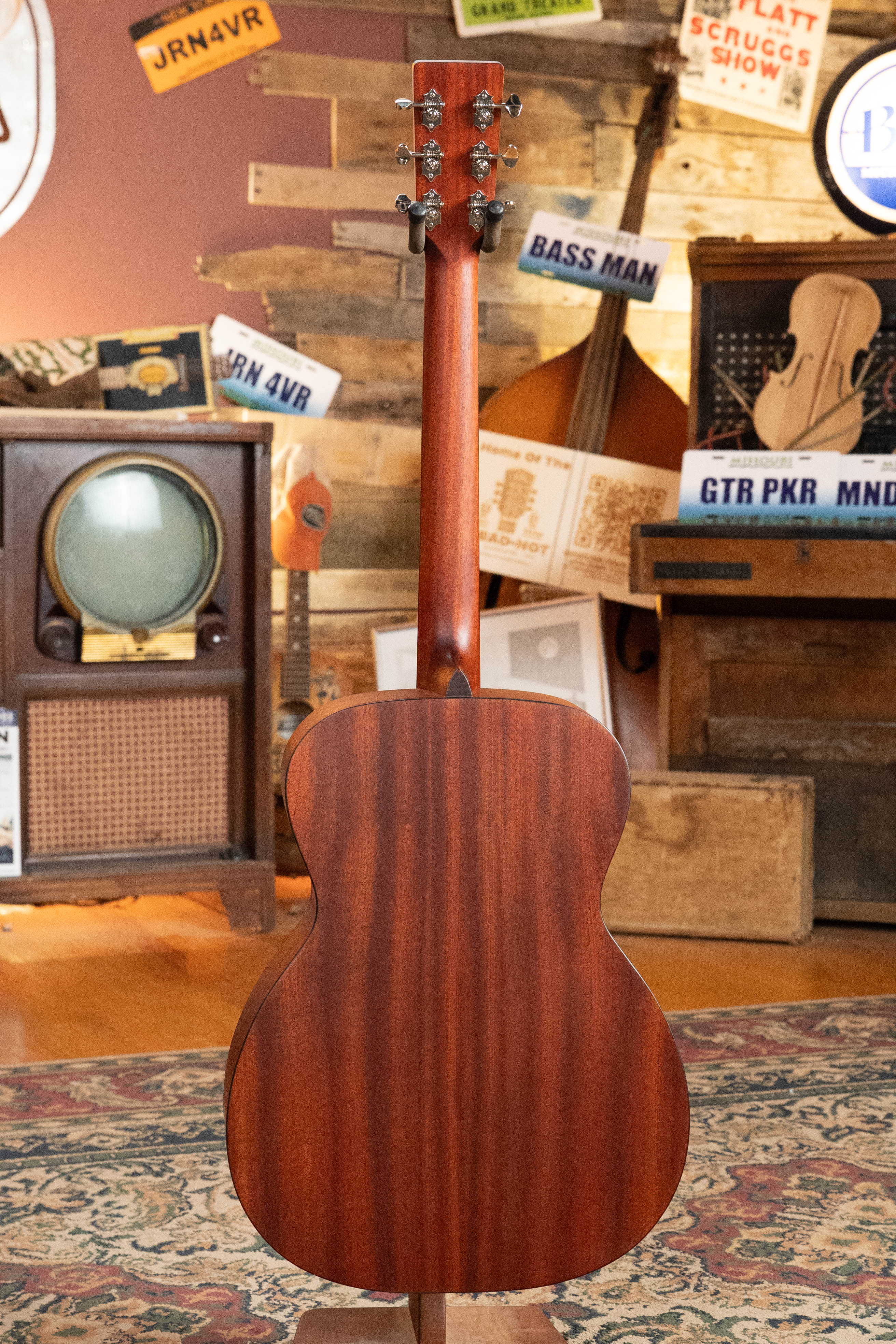 Eastman E2OM Cedar/Sapele Orchestra Model Acoustic Guitar #6694