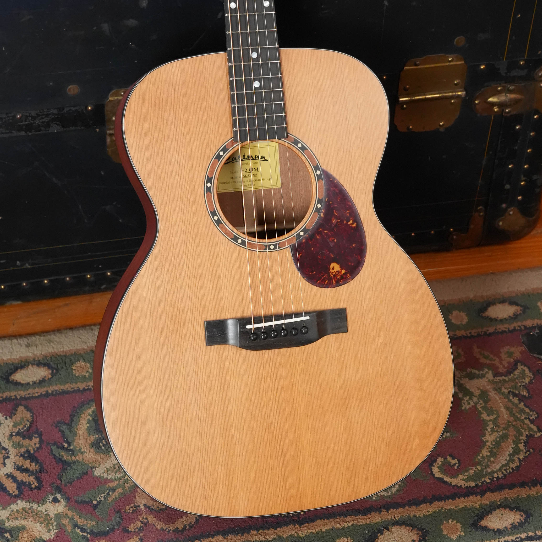 Eastman E2OM Cedar/Sapele Orchestra Model Acoustic Guitar #6707