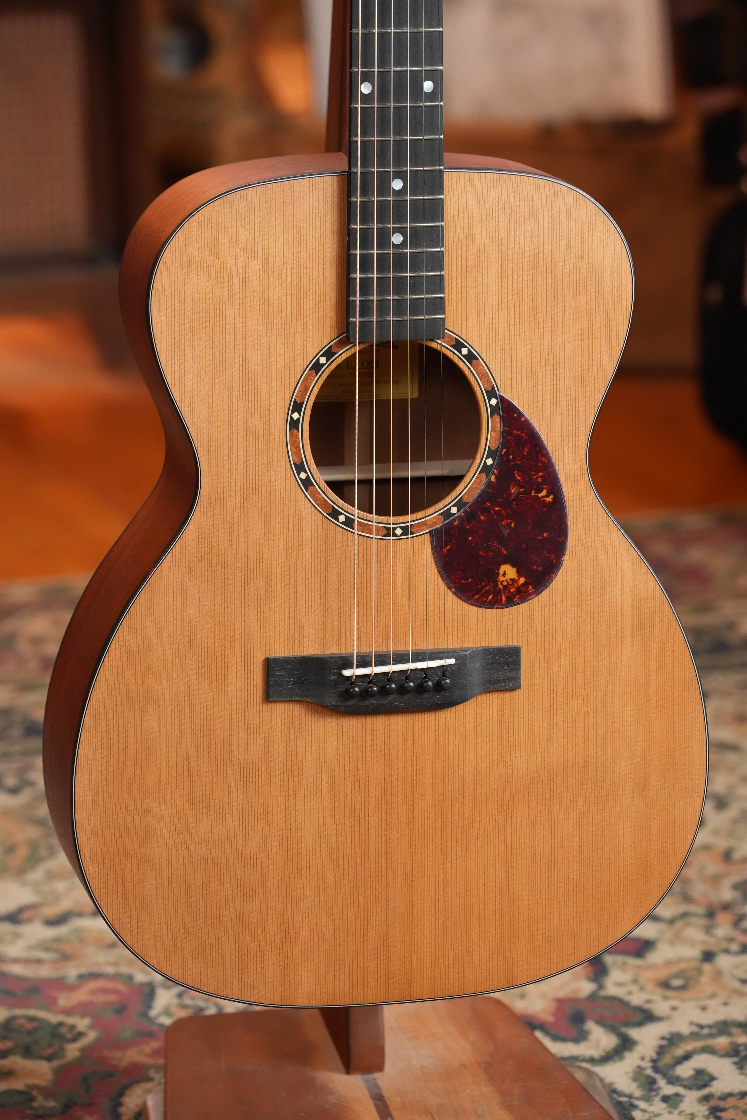 Eastman E2OM Cedar/Sapele Orchestra Model Acoustic Guitar #6707
