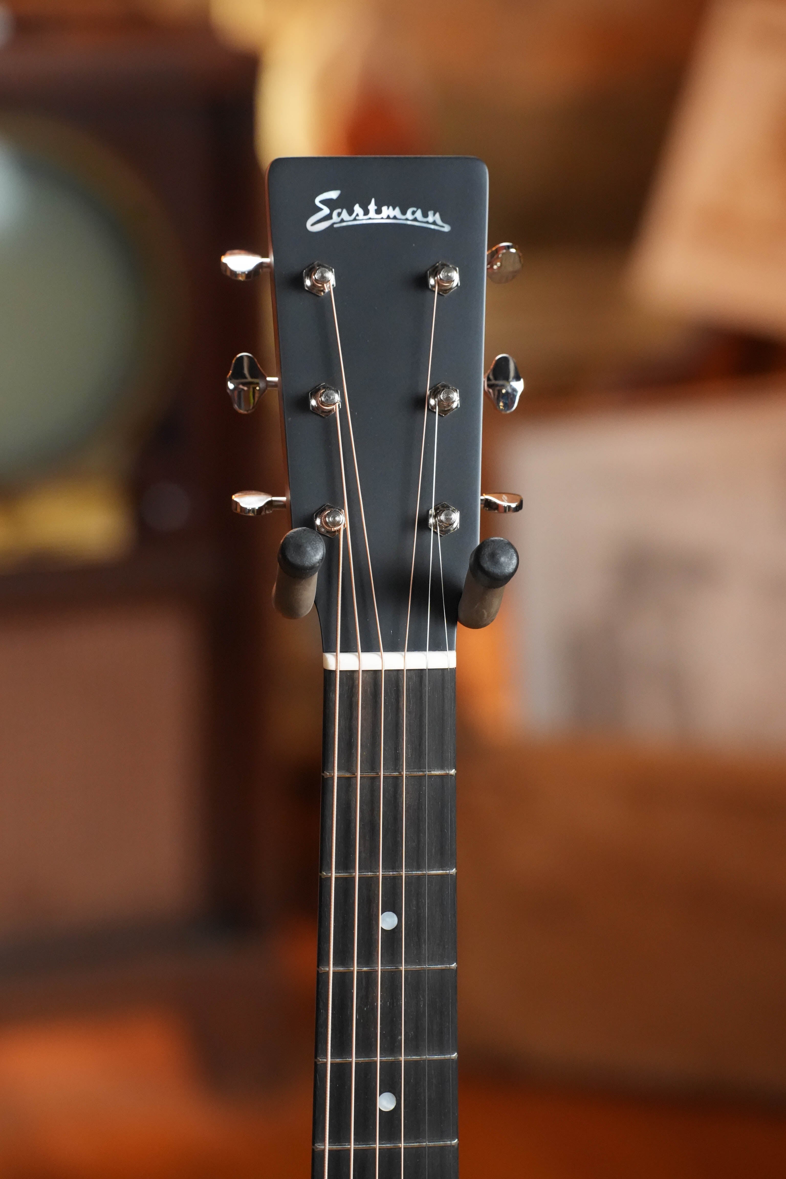 Eastman E2OM Cedar/Sapele Orchestra Model Acoustic Guitar #6707