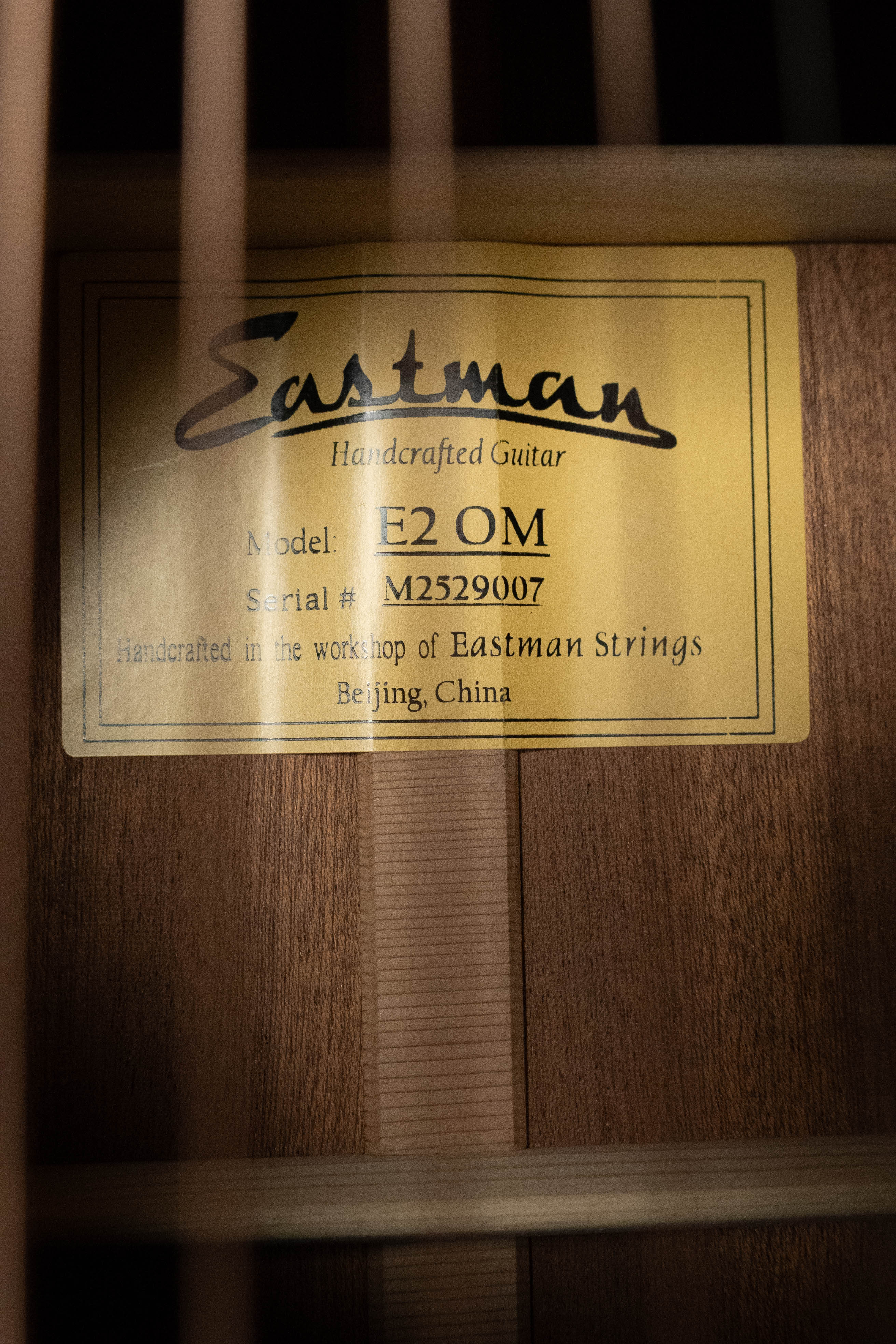 Eastman E2OM Cedar/Sapele Orchestra Model Acoustic Guitar #9007