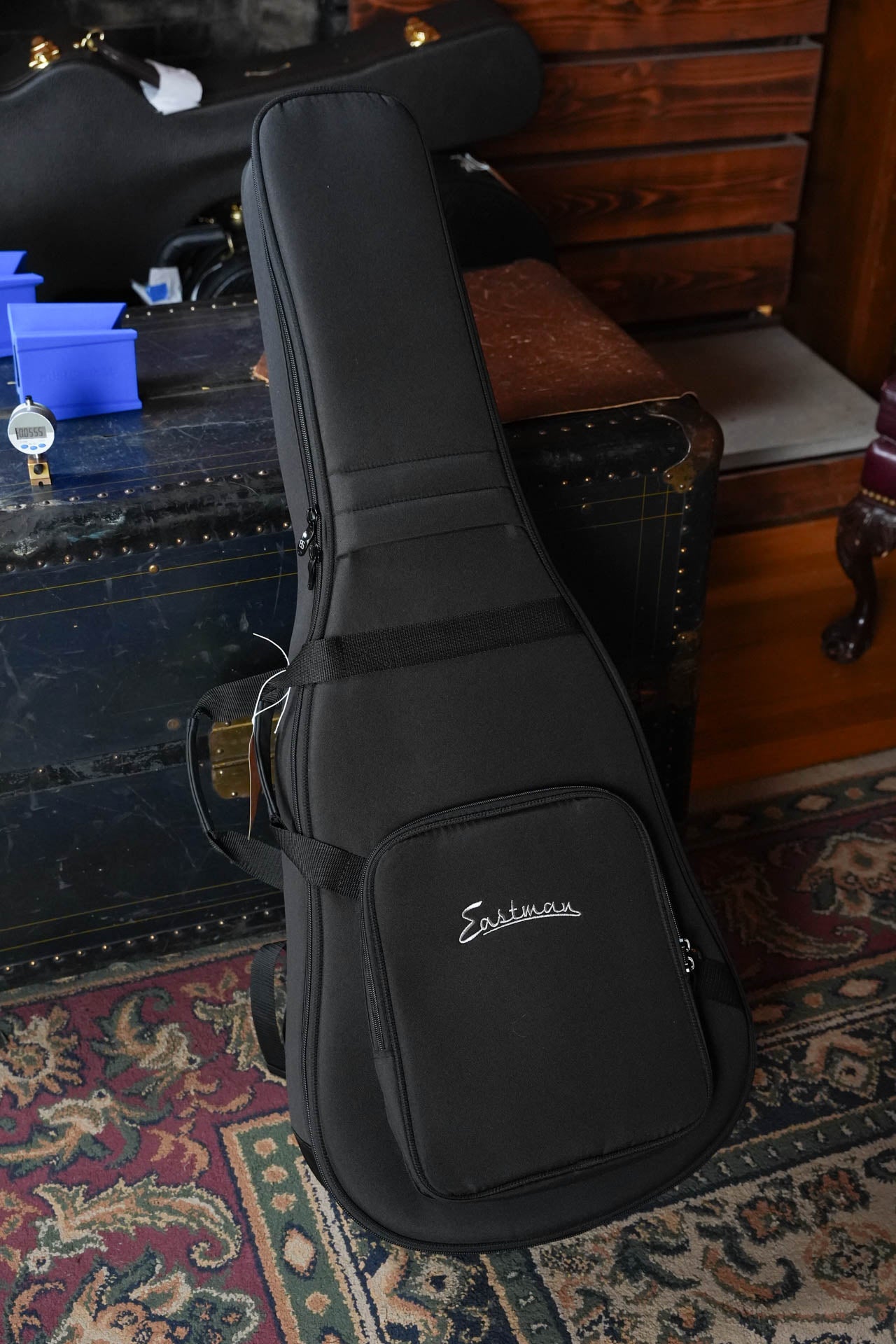 Eastman E3D-DLX Dreadnought Guitar w/Pickup #1722