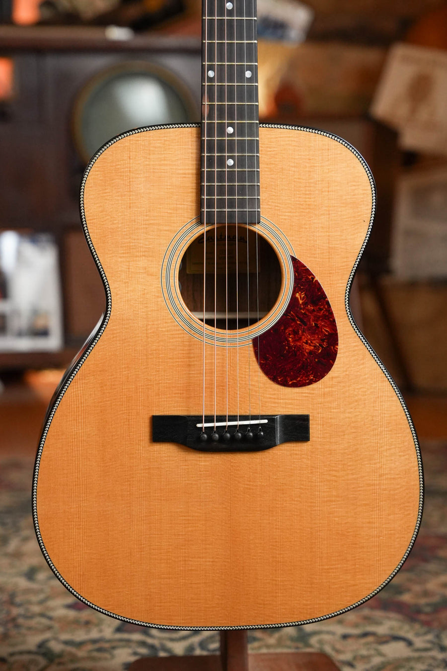 Eastman E3OM-DLX Gloss Orchestra Model Guitar w/Fishman Pickup #4580