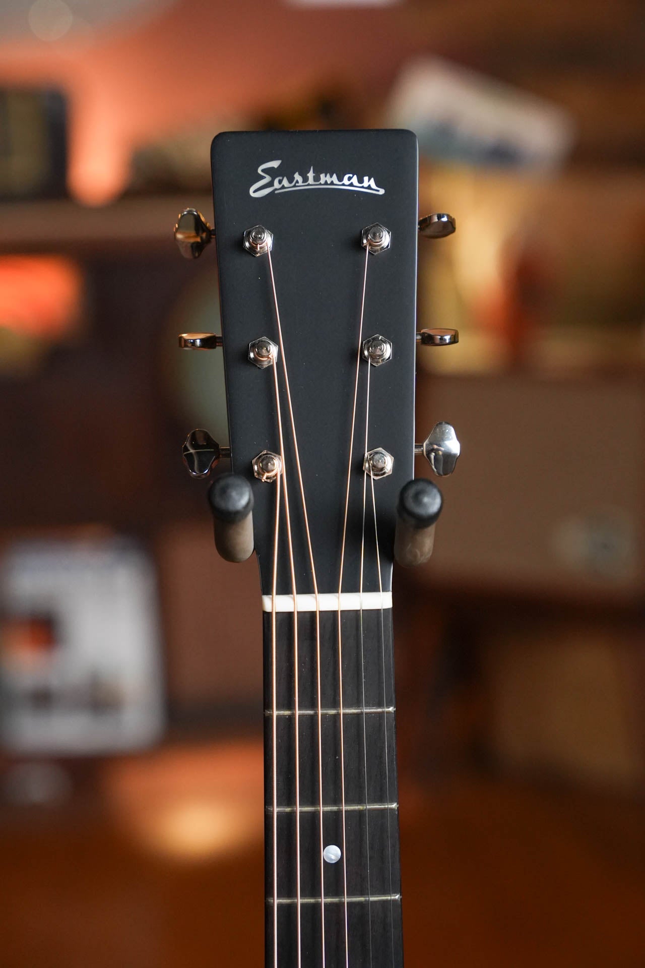 Eastman E3OM-DLX Gloss Orchestra Model Guitar w/Fishman Pickup #4580
