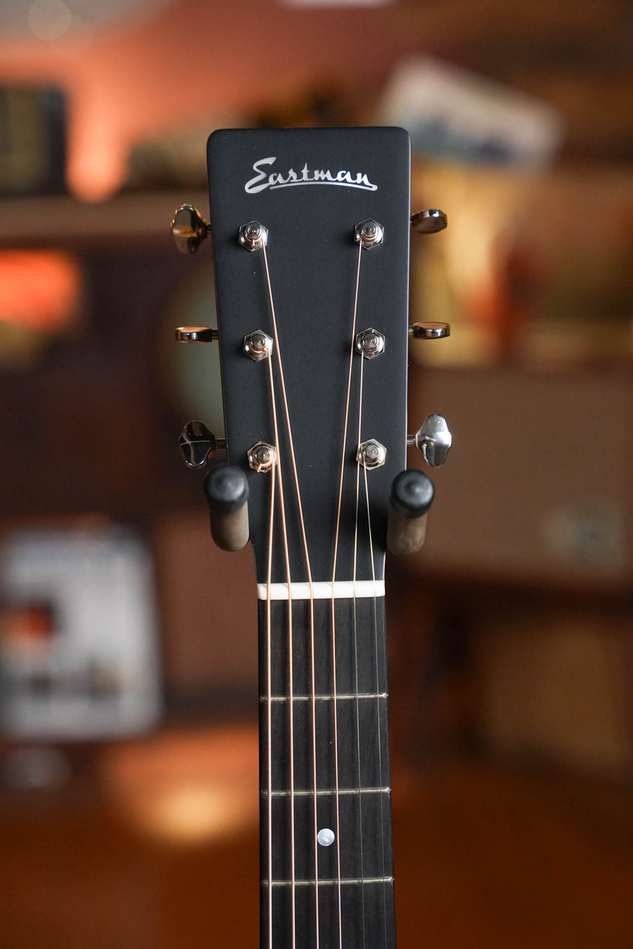 Eastman E3OM-DLX Gloss Orchestra Model Guitar w/Fishman Pickup #4580