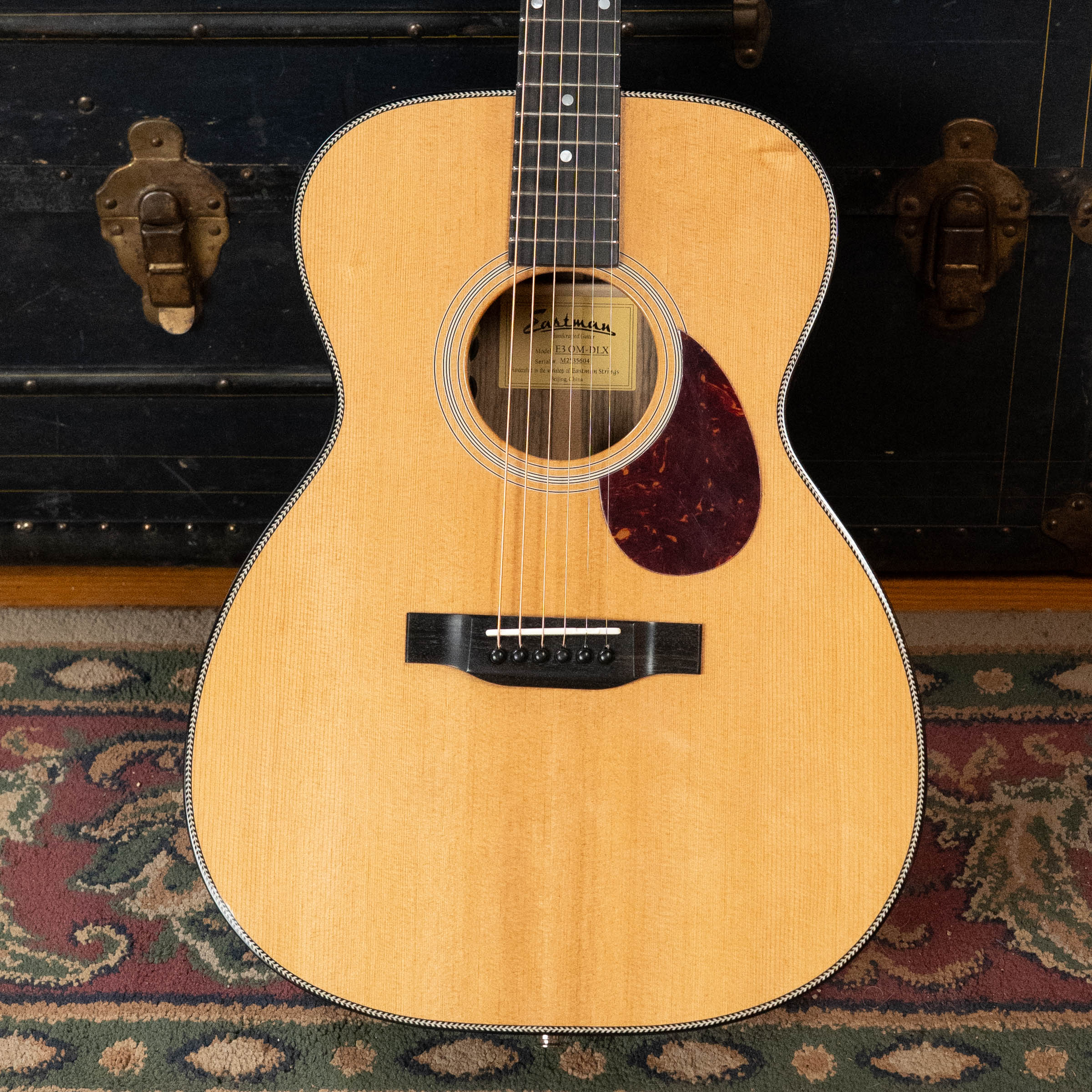 Eastman E3OM-DLX Sitka/Ovangkol Acoustic Guitar w/ Fishman Pickup #5604