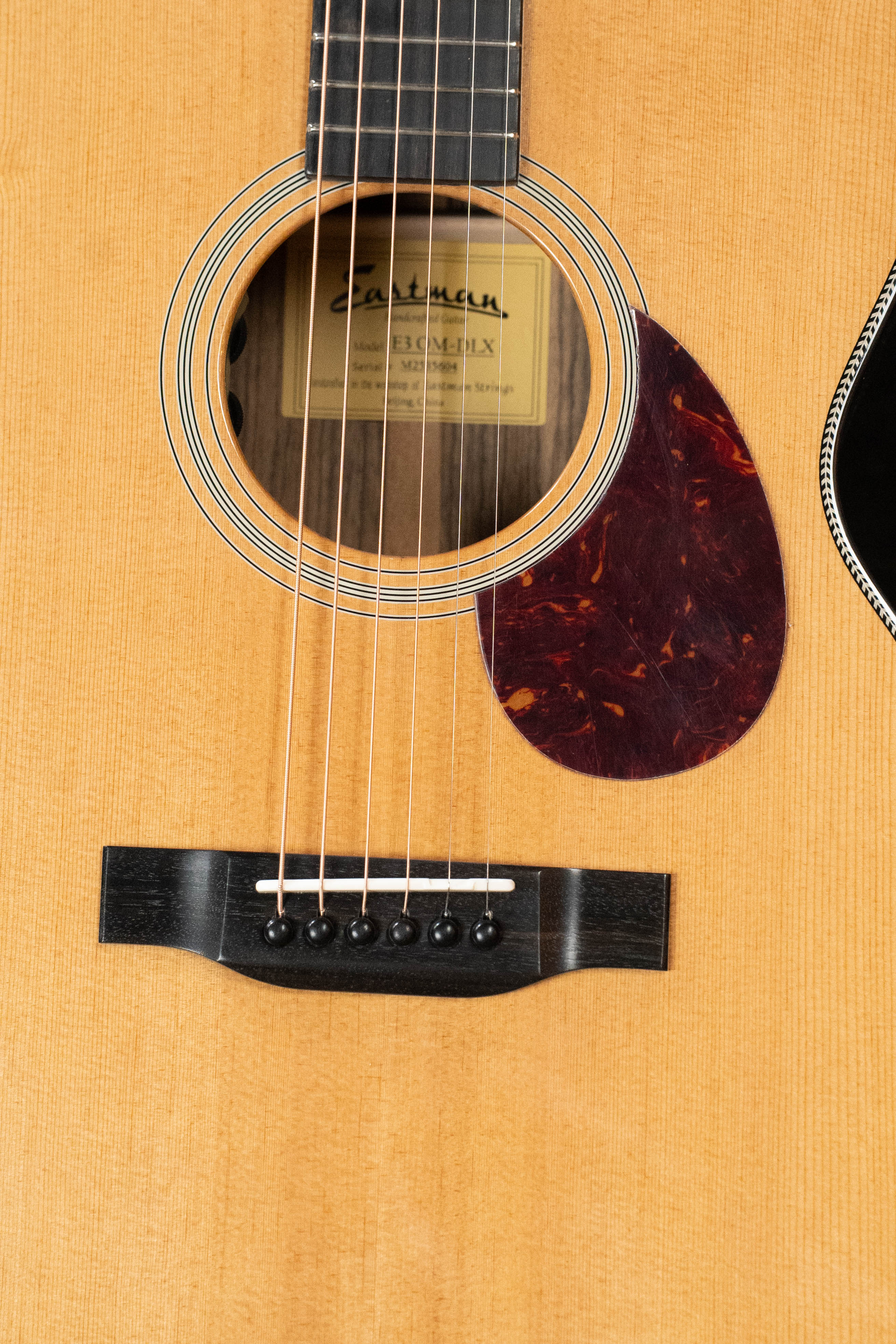 Eastman E3OM-DLX Sitka/Ovangkol Acoustic Guitar w/ Fishman Pickup #5604