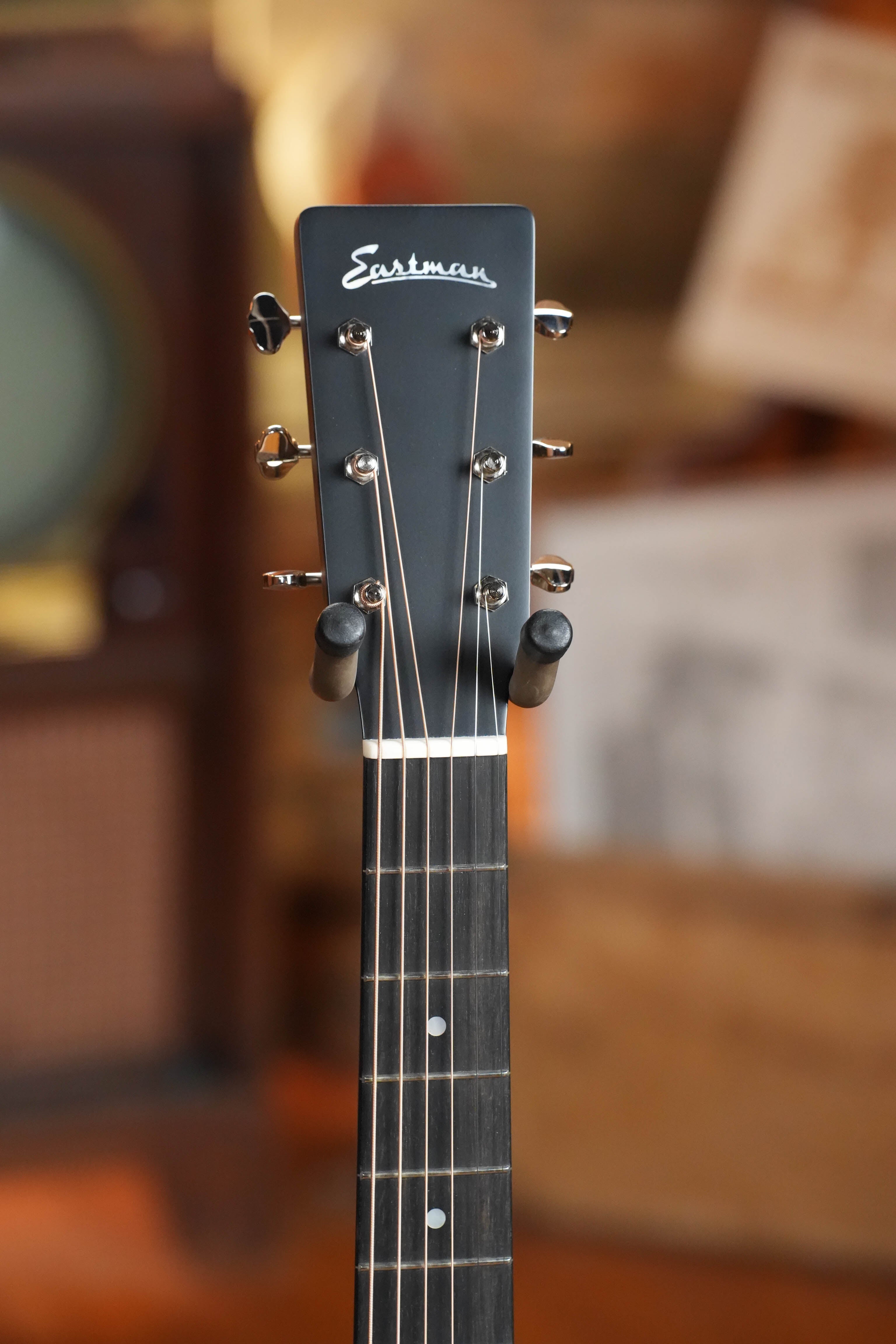 Eastman E3OM-DLX Sitka/Ovangkol Acoustic Guitar w/ Fishman Pickup #9222