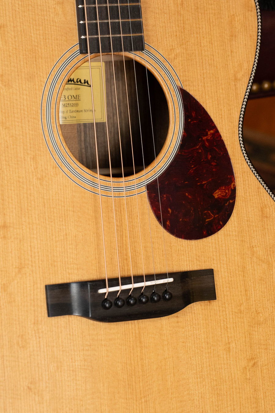 Eastman E3OME Sitka/Ovangkol Acoustic Guitar w/ Fishman Pickup #2033
