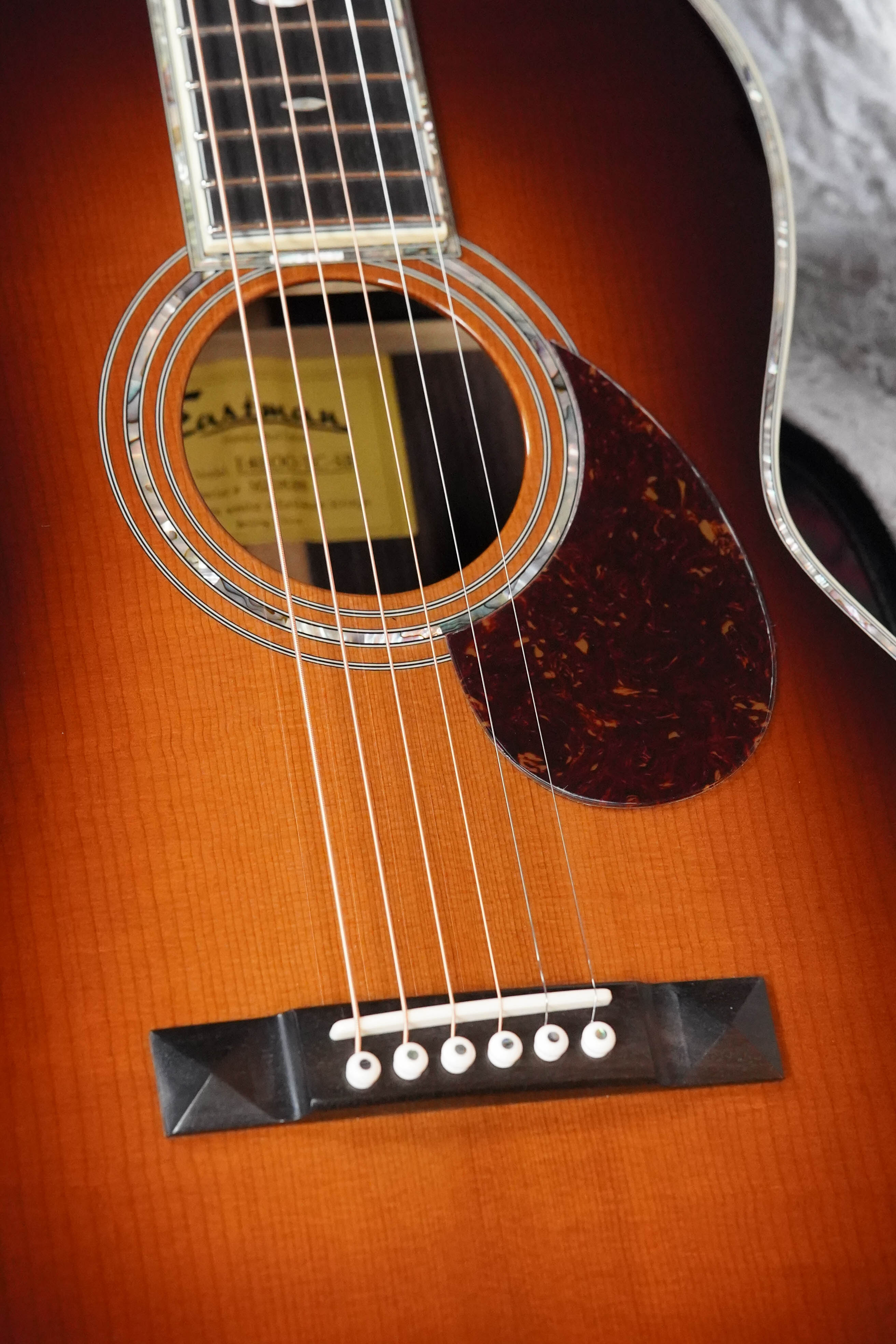 Eastman E40OO-MR-TC-SB AAA Grade Adirondack/Madagascar Rosewood Sunburst OO Acoustic Guitar #8266