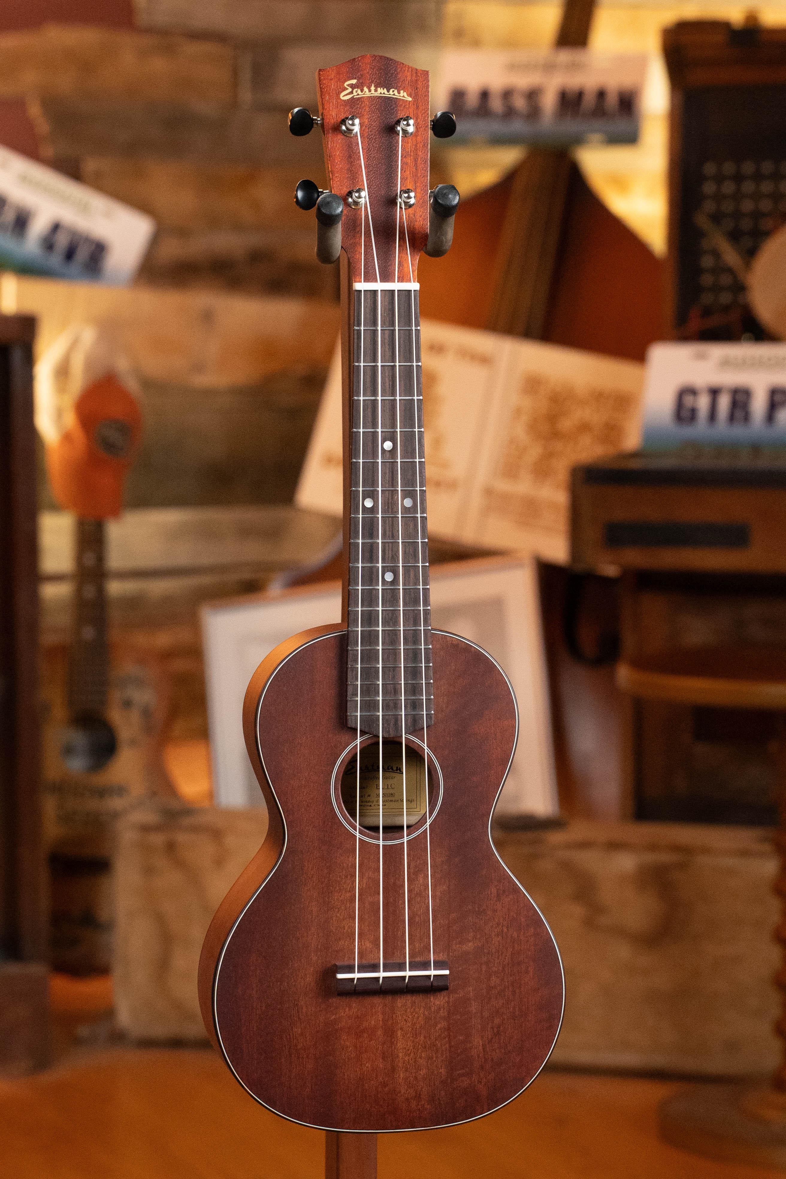 Eastman EU1-C Sitka/Ovangkol Concert Ukulele #1180