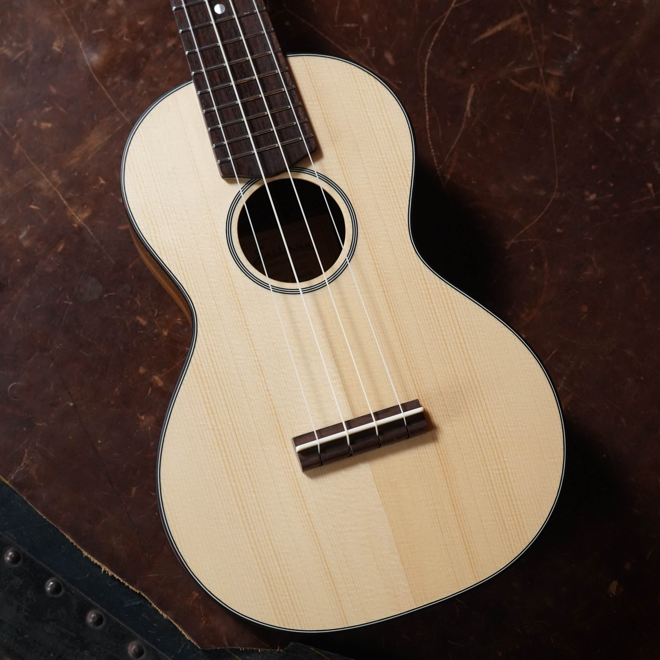 Eastman EU2-C Sitka/Ovangkol Concert Ukulele #6789