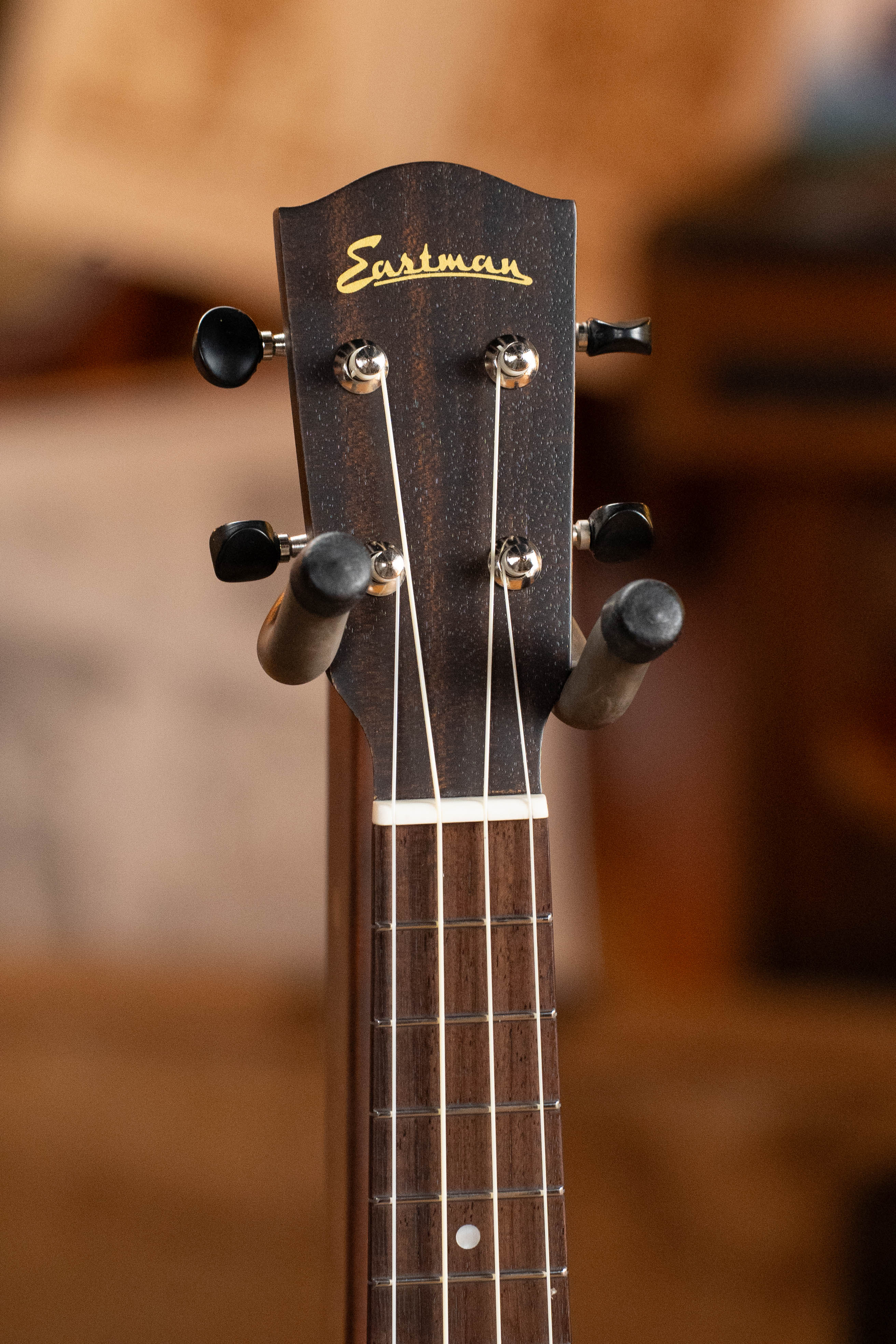 Eastman EU2-C Sitka/Ovangkol Concert Ukulele #6794