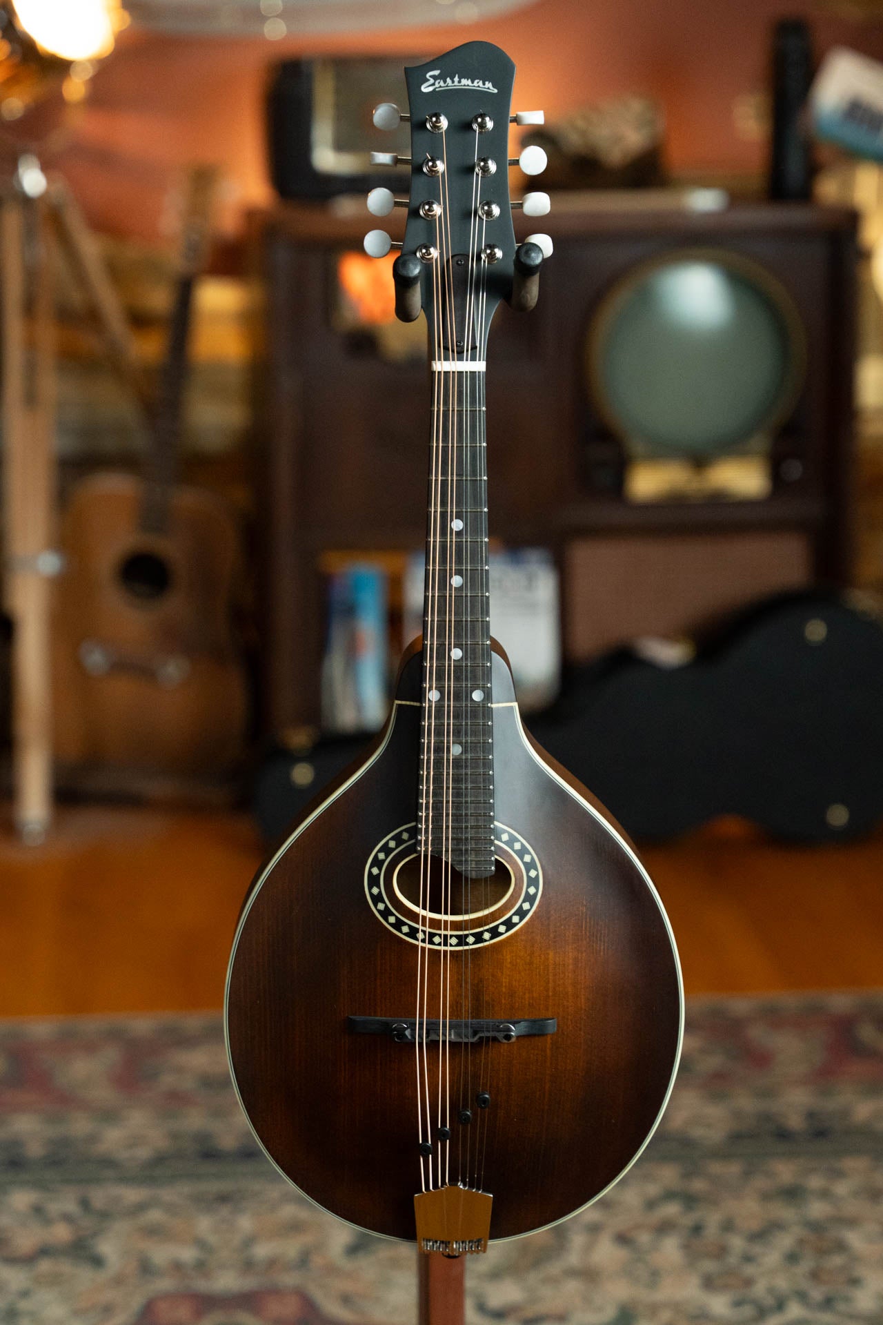 Eastman MD304 Spruce/Maple A-Style Oval Hole Mandolin #4581
