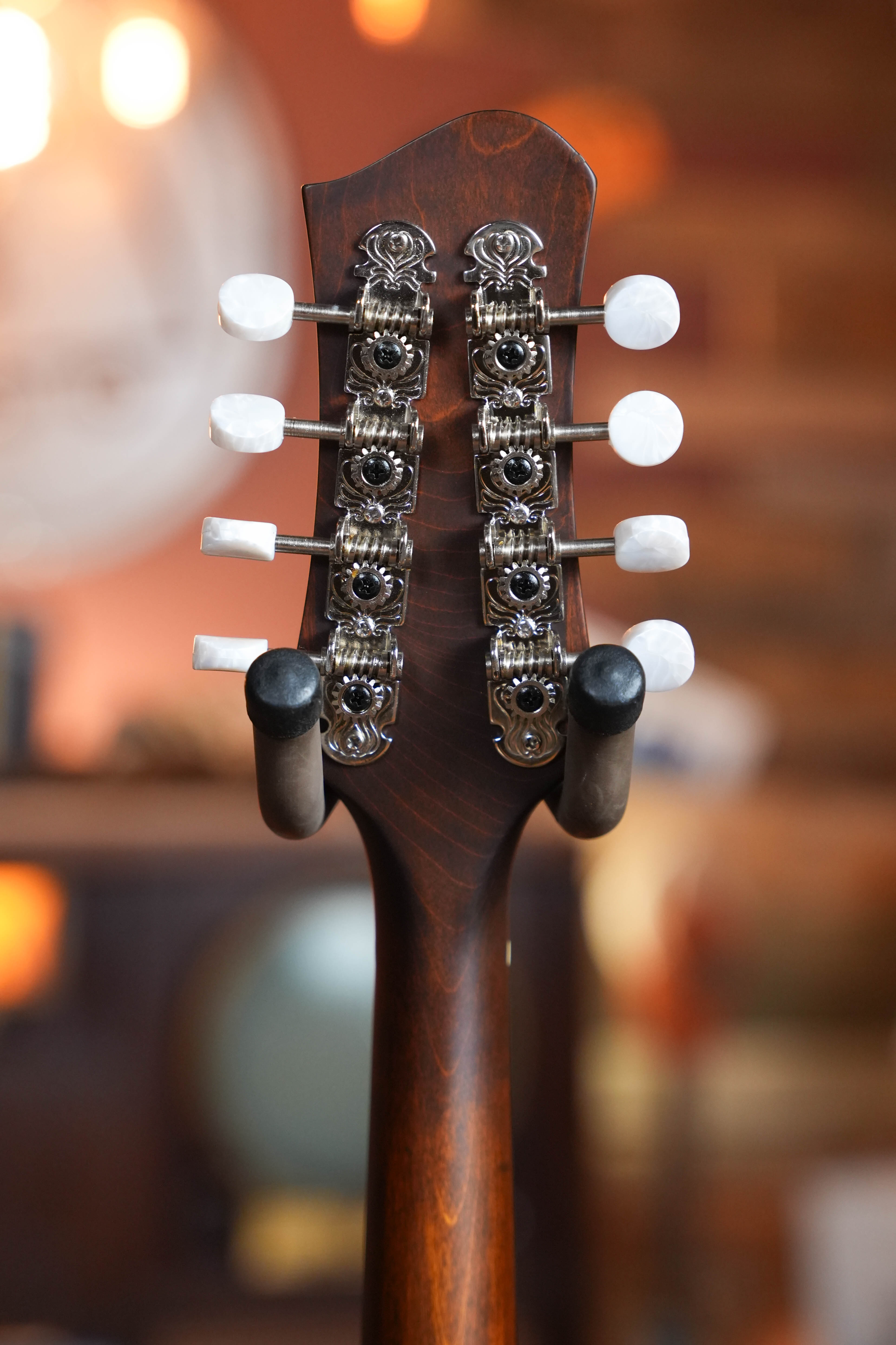 Eastman MD305L Left-Handed Spruce/Maple A-Style Hand-Carved Mandolin #