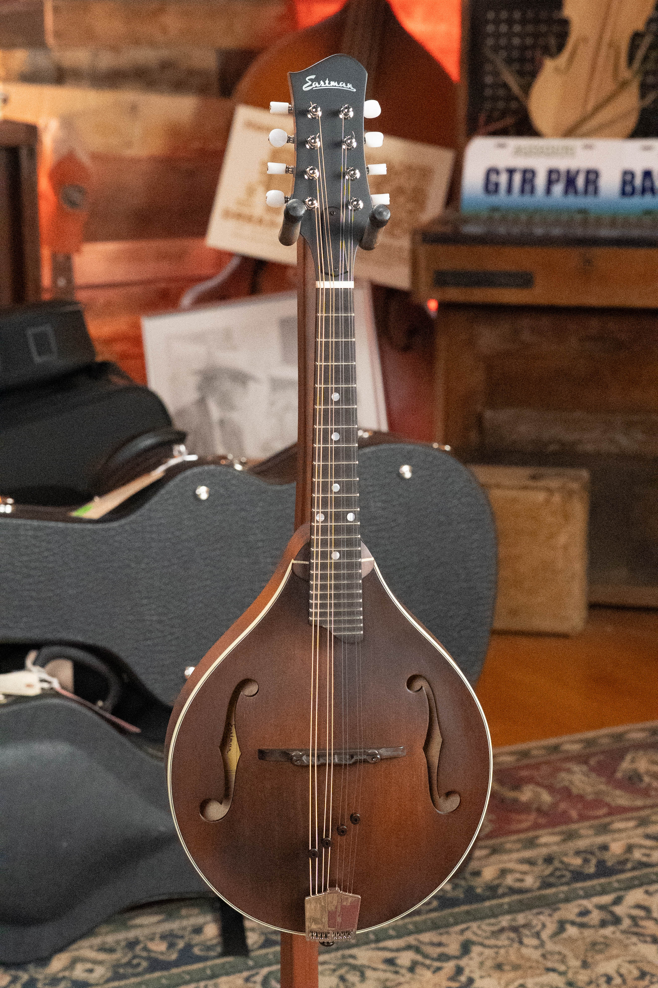 Eastman MD305 Spruce/Maple A-Style Hand-Carved Mandolin #3522