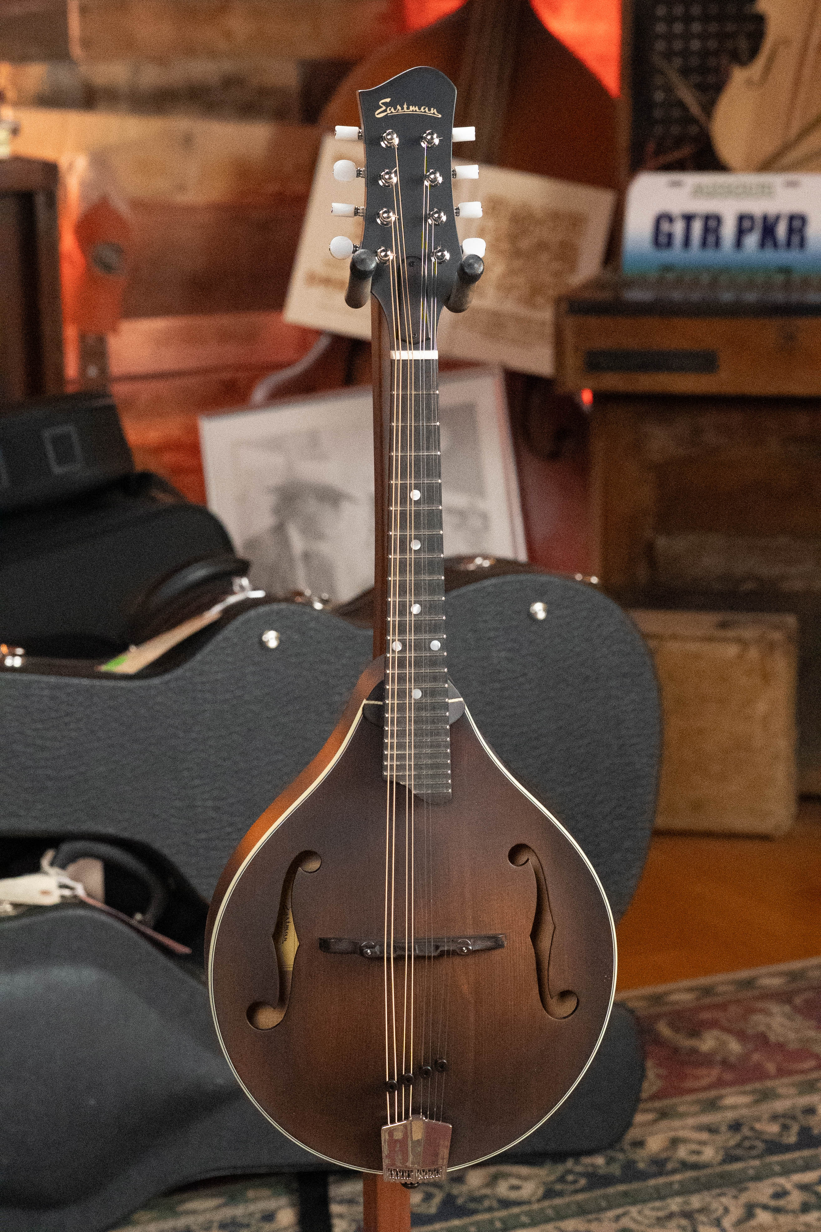 Eastman MD305 Spruce/Maple A-Style Hand-Carved Mandolin #3526