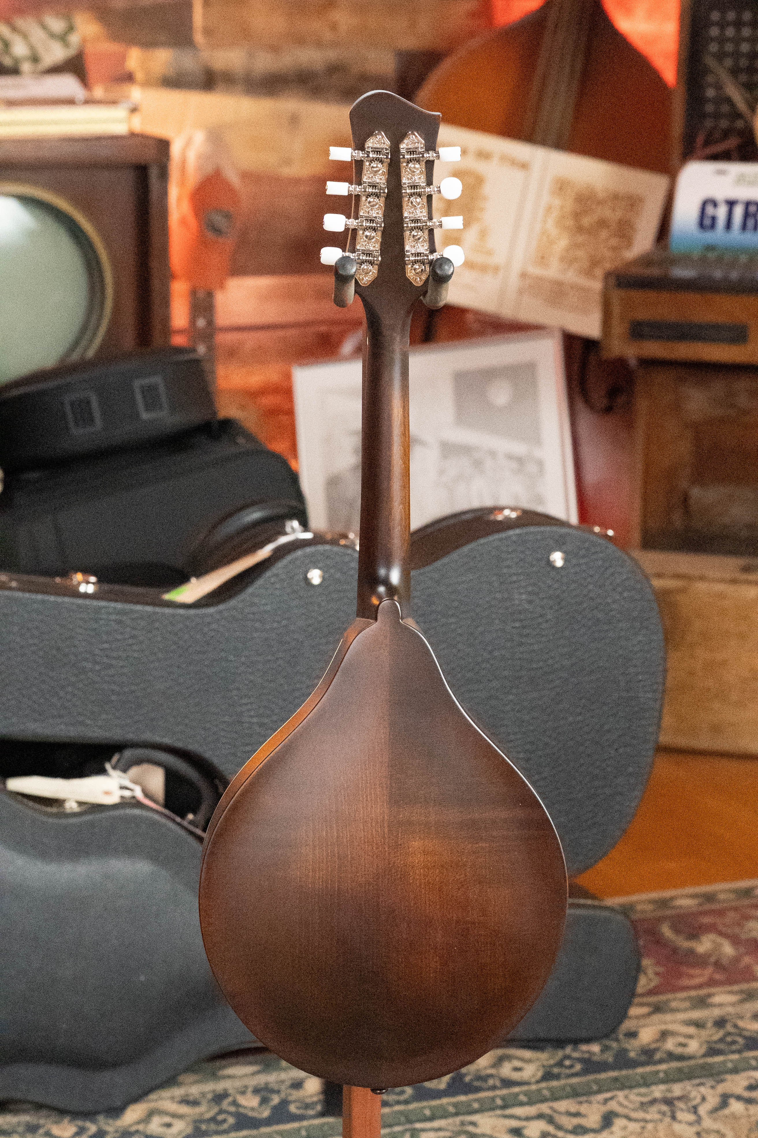 Eastman MD305 Spruce/Maple A-Style Hand-Carved Mandolin #3526