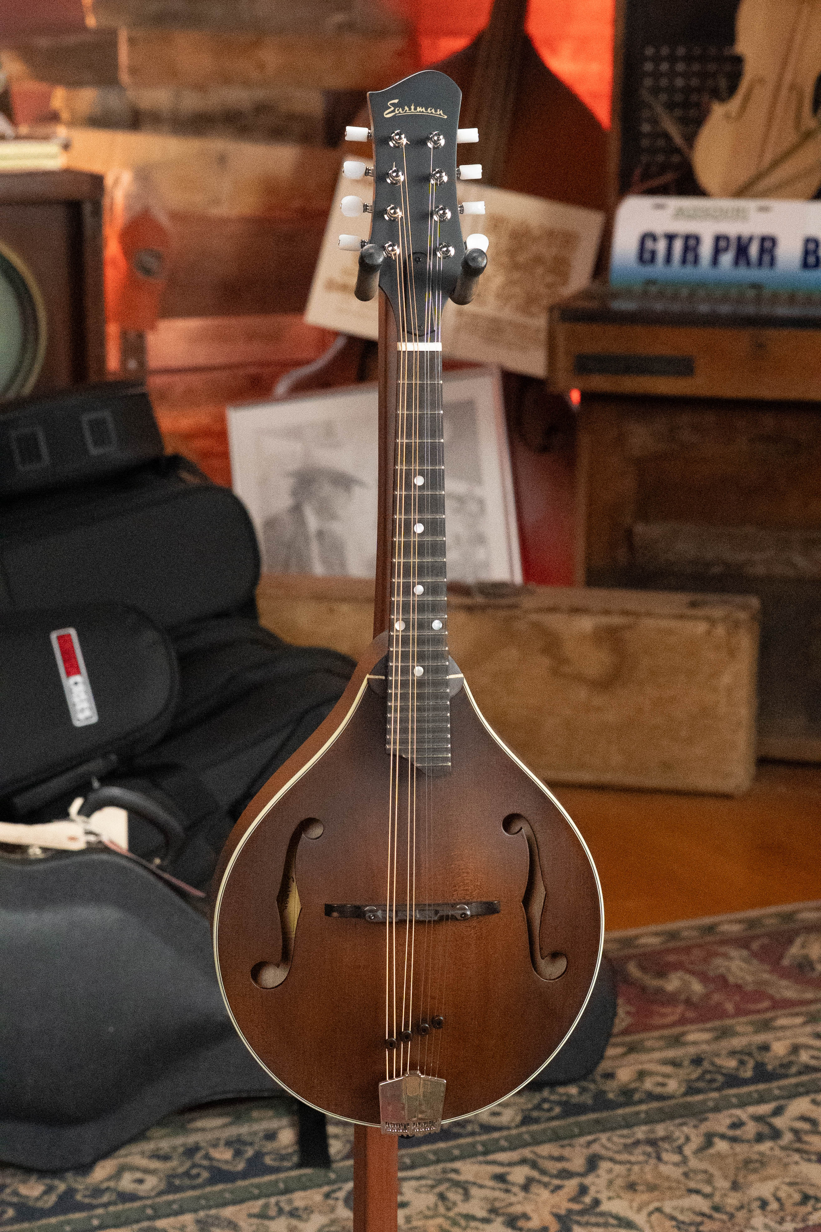 Eastman MD305 Spruce/Maple A-Style Hand-Carved Mandolin #3573