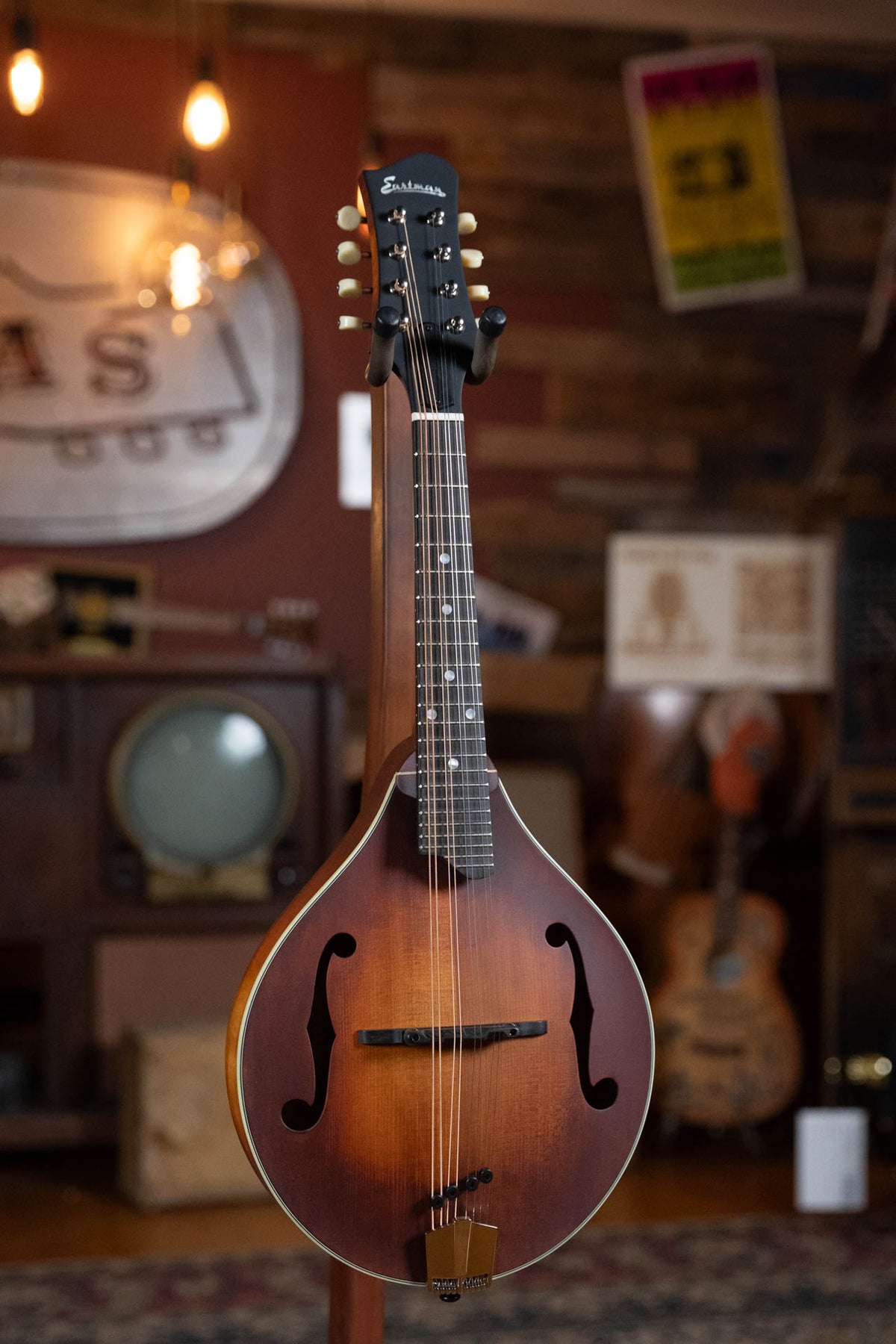 Eastman MD305 Wide Nut Amberburst A-Style Mandolin #2106