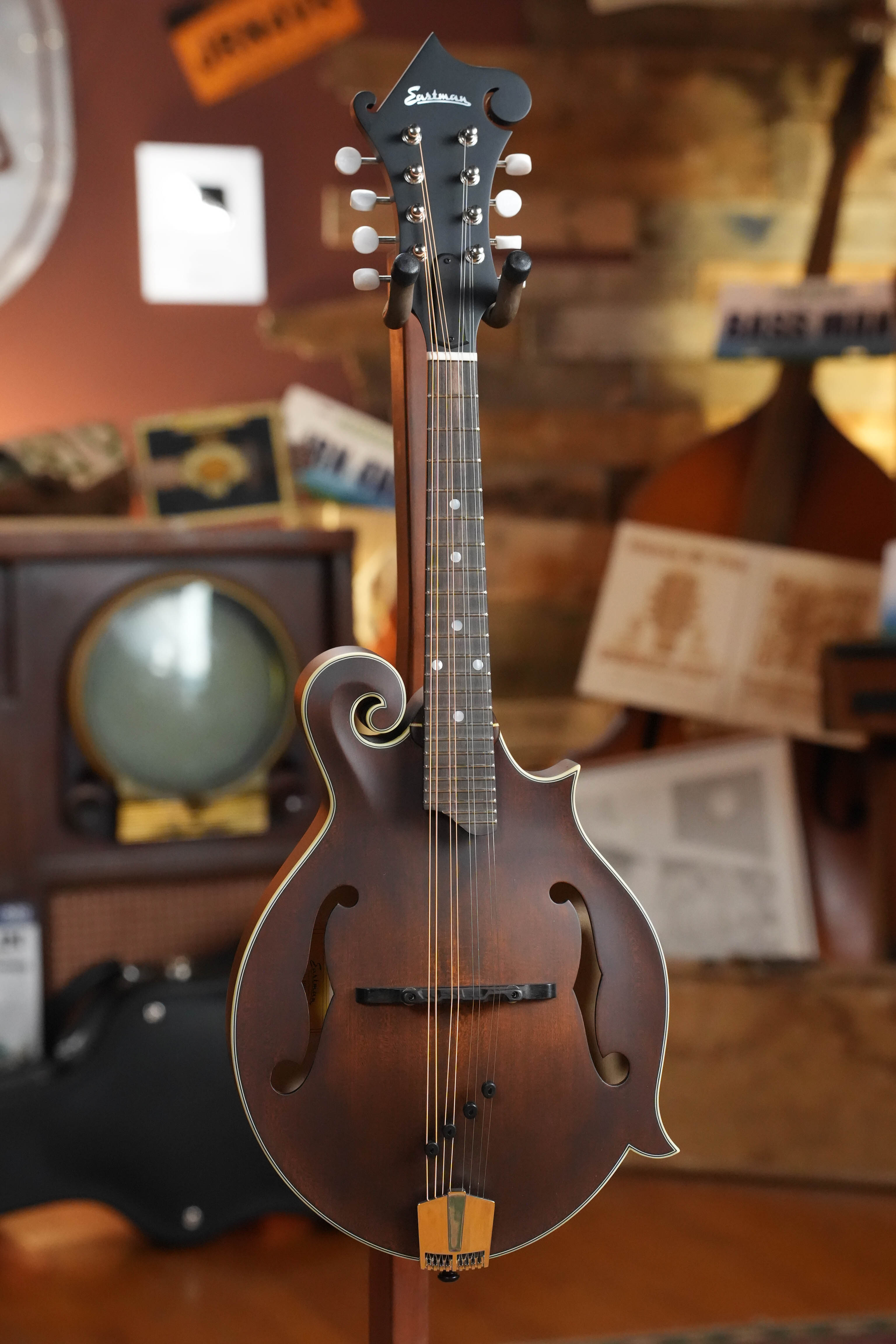 Eastman MD315 F-Style Hand-Carved Mandolin #0111