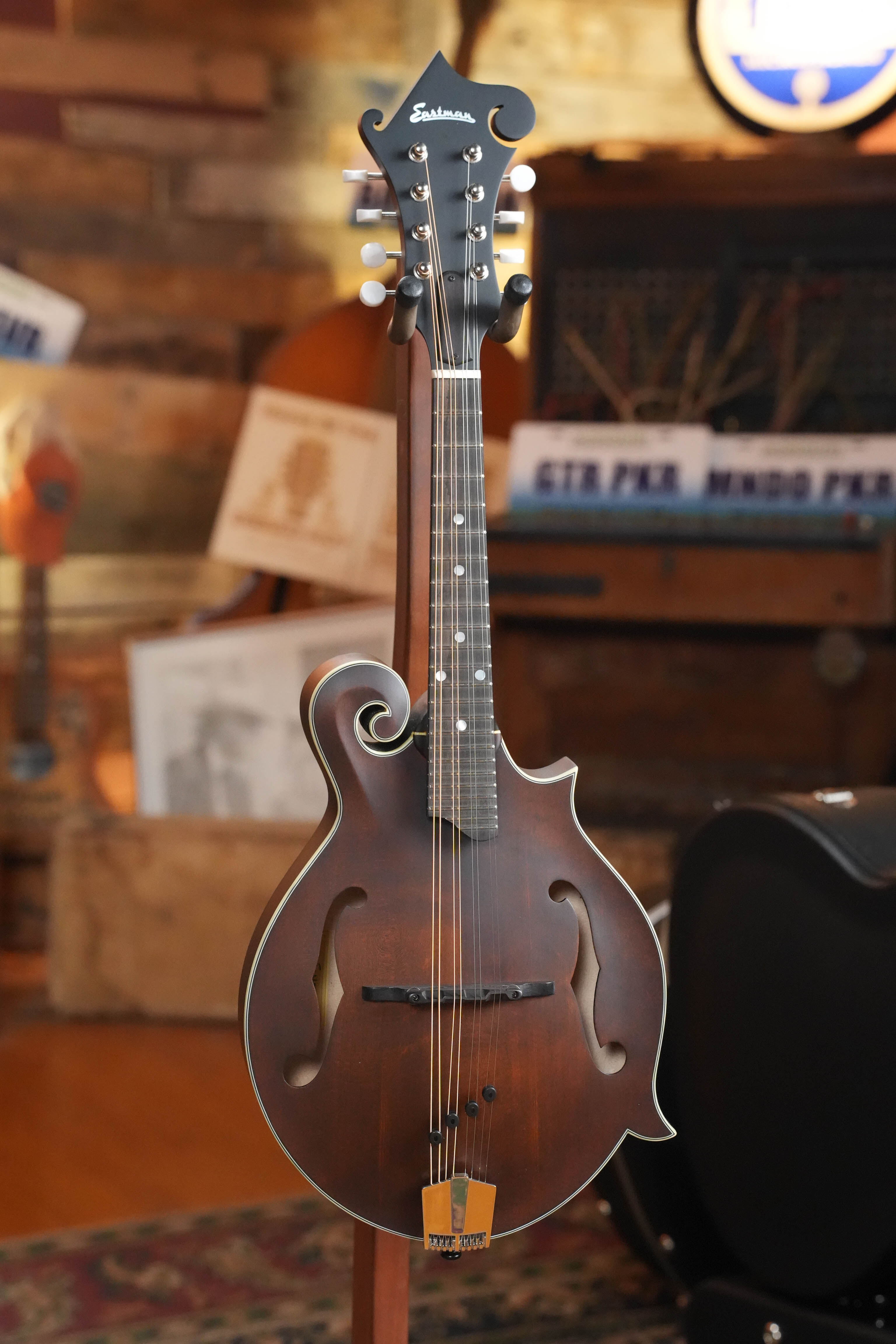Eastman MD315 F-Style Hand-Carved Mandolin #0329