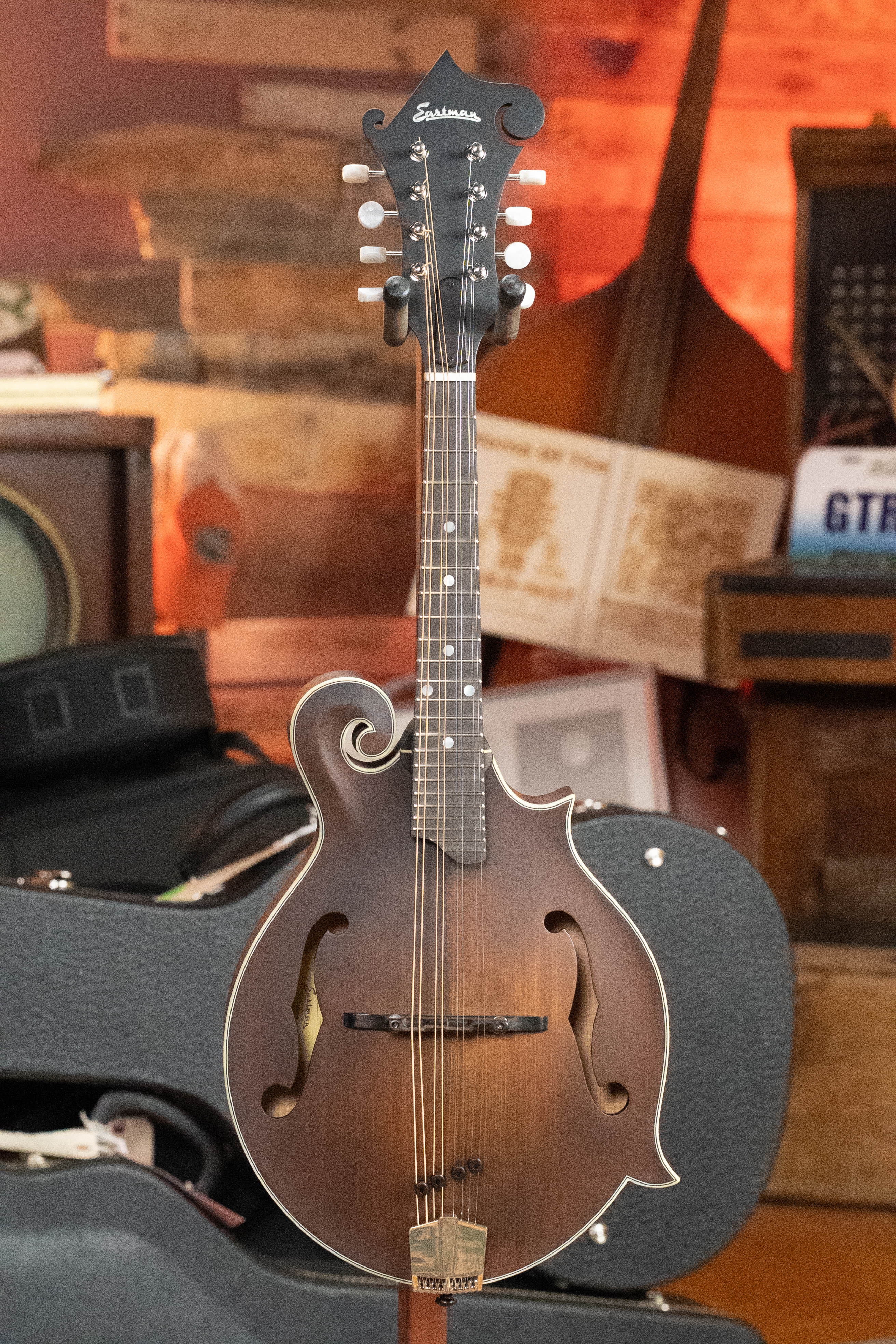 Eastman MD315 F-Style Hand-Carved Mandolin #0909