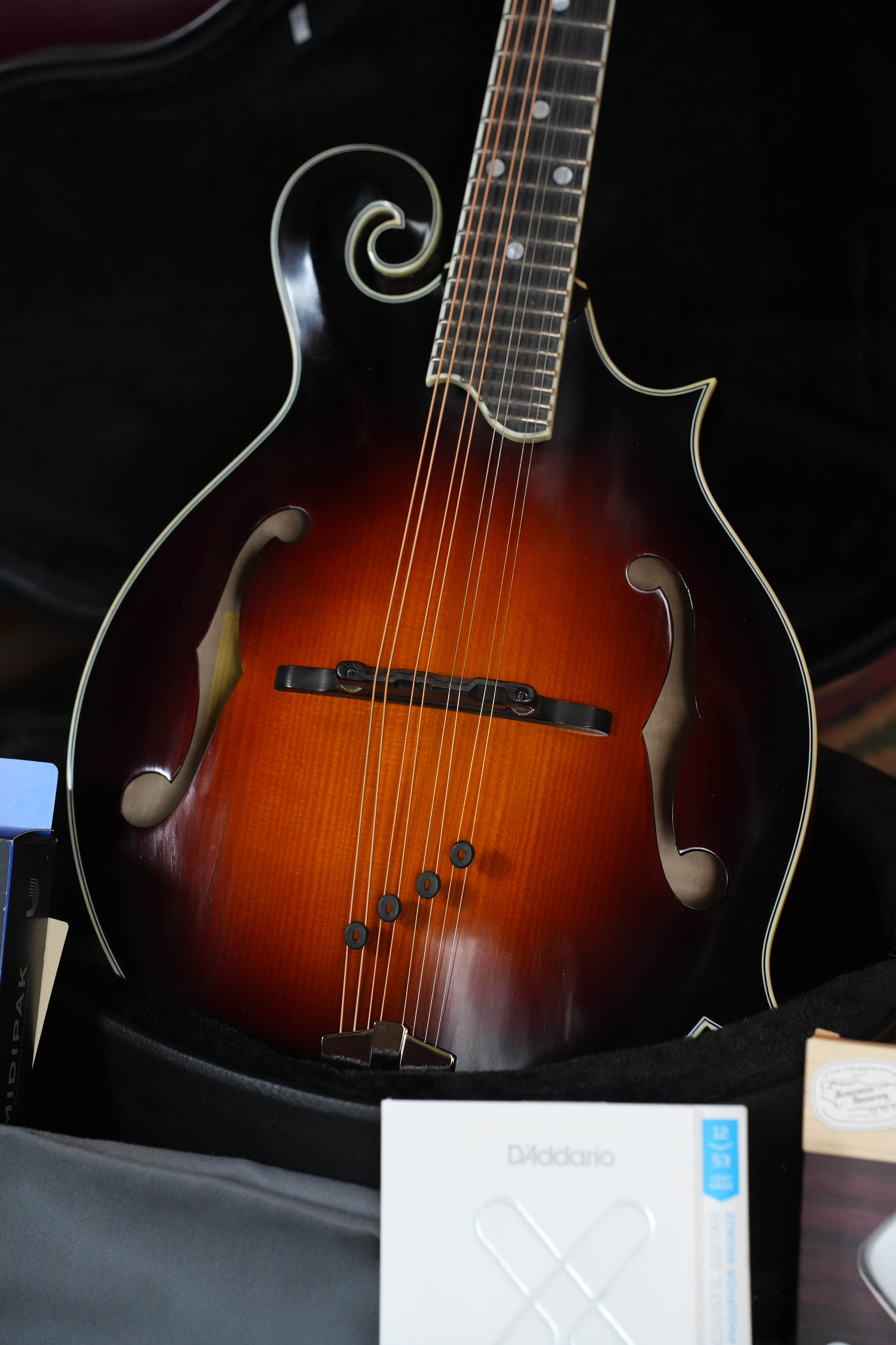 Eastman MD515/TV-WN-SB Spruce/Maple Wide Nut Sunburst F-Style Mandolin #0171