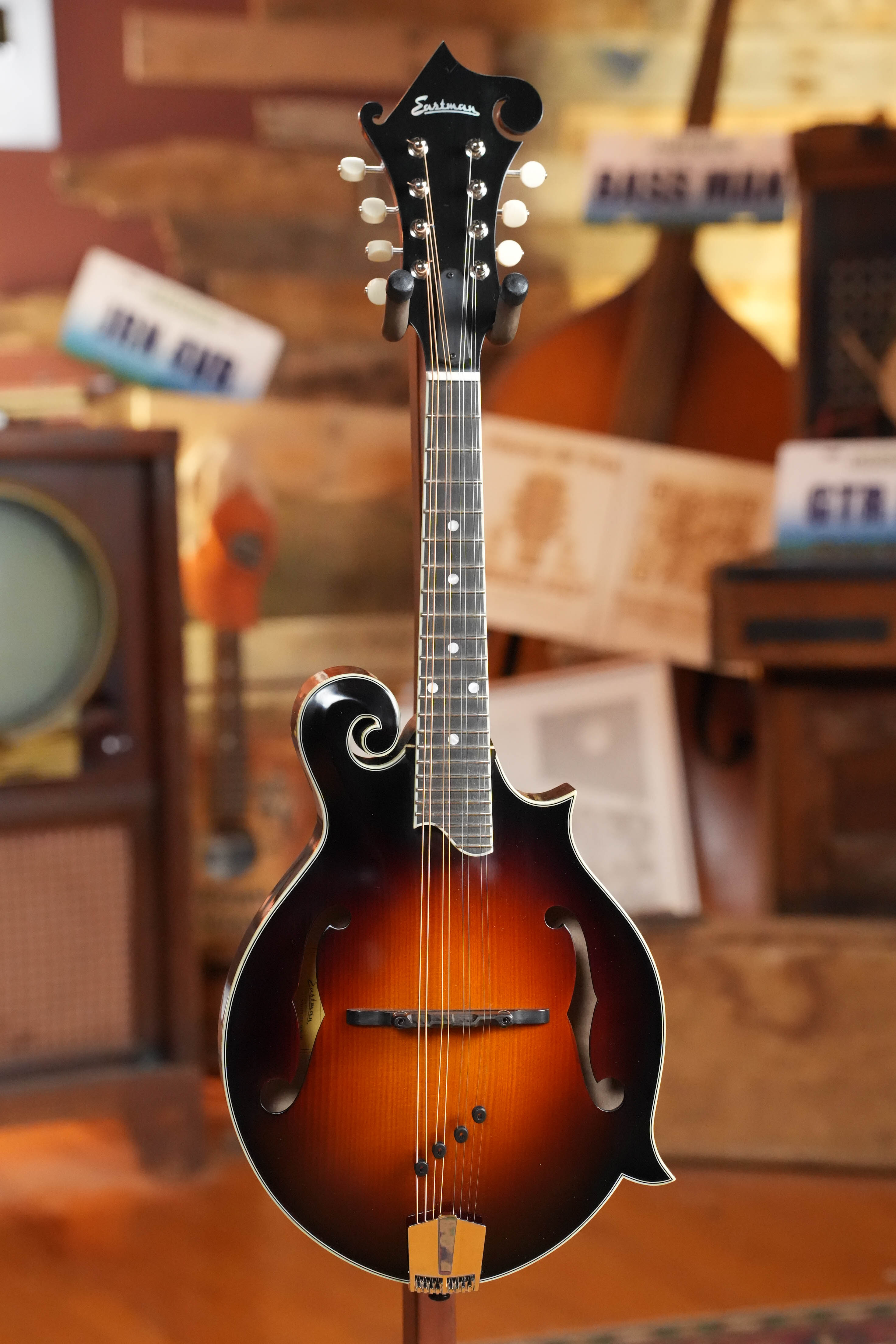 Eastman MD515/TV-WN-SB Spruce/Maple Wide Nut Sunburst F-Style Mandolin #0171