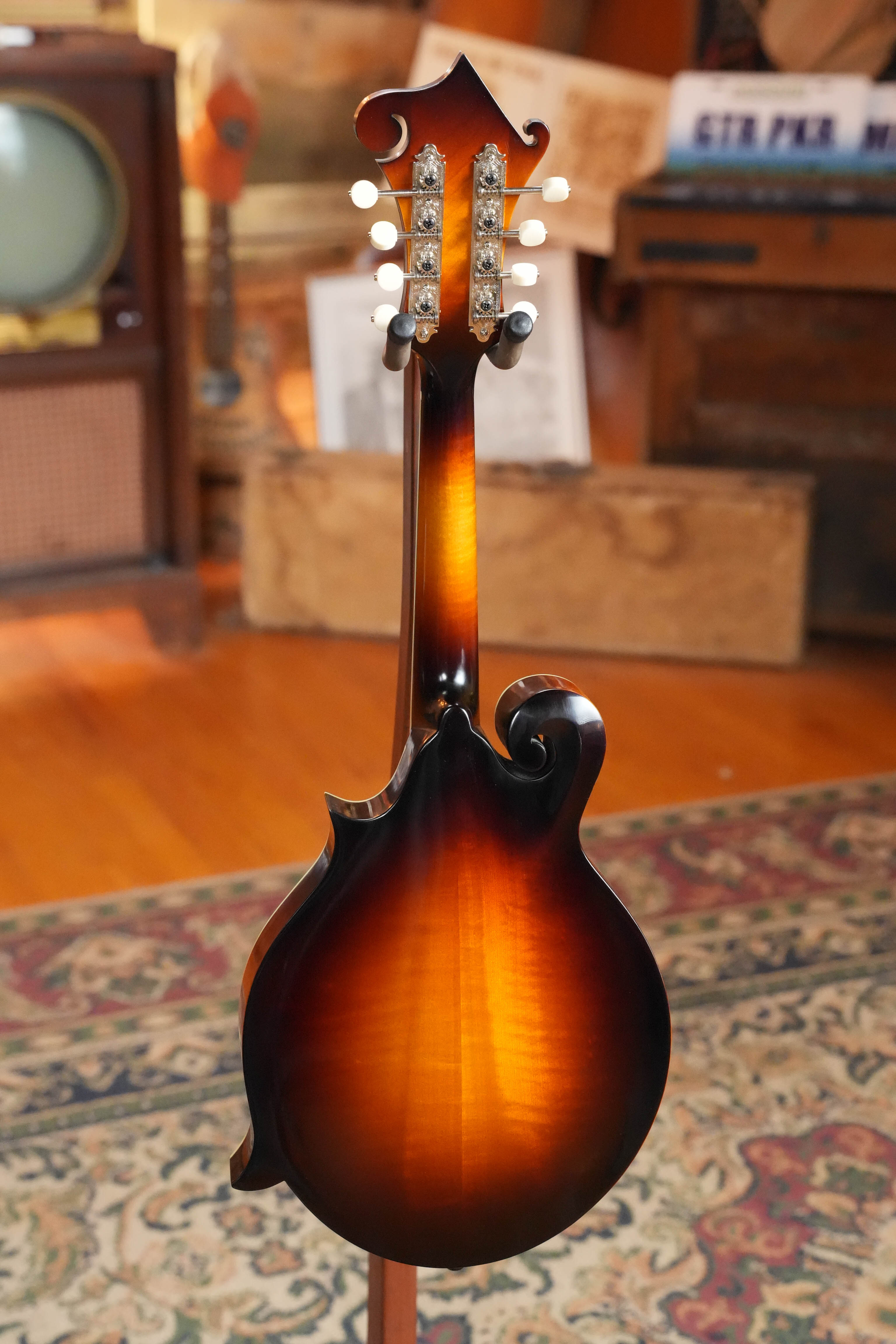 Eastman MD515/TV-WN-SB Spruce/Maple Wide Nut Sunburst F-Style Mandolin #0171