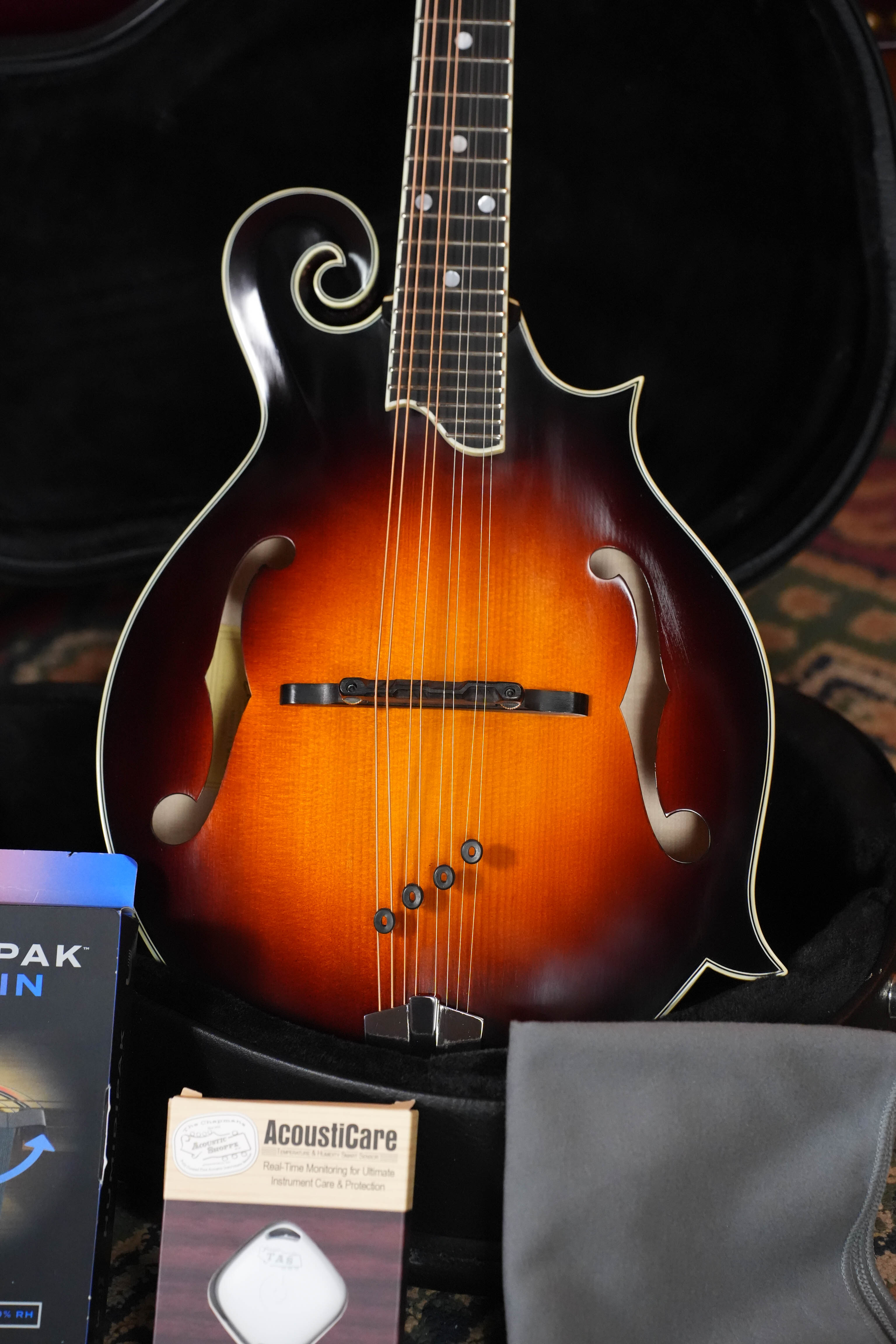 Eastman MD515/TV-WN-SB Spruce/Maple Wide Nut Sunburst F-Style Mandolin #0700