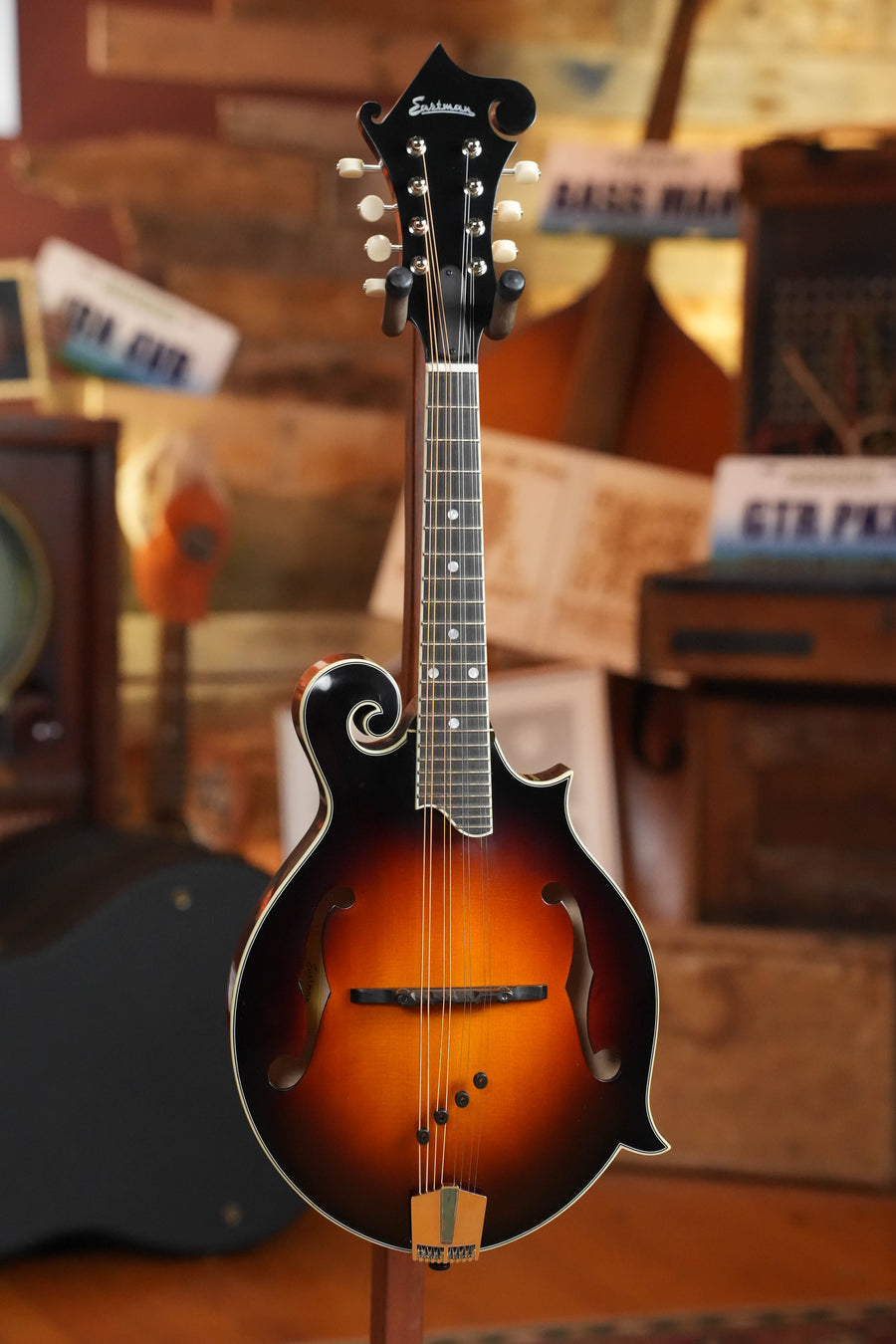 Eastman MD515/TV-WN-SB Spruce/Maple Wide Nut Sunburst F-Style Mandolin #0702