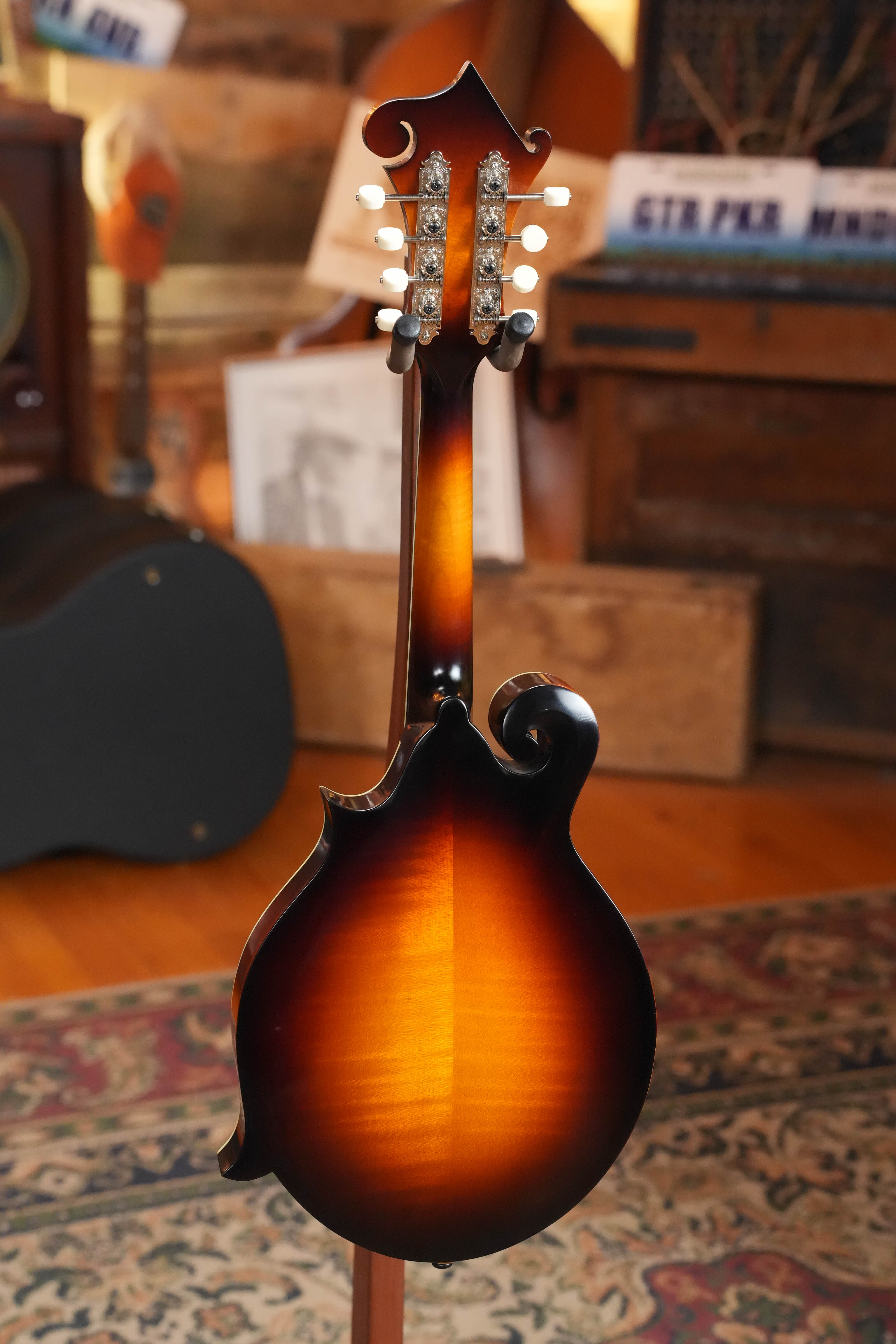Eastman MD515/TV-WN-SB Spruce/Maple Wide Nut Sunburst F-Style Mandolin #0702