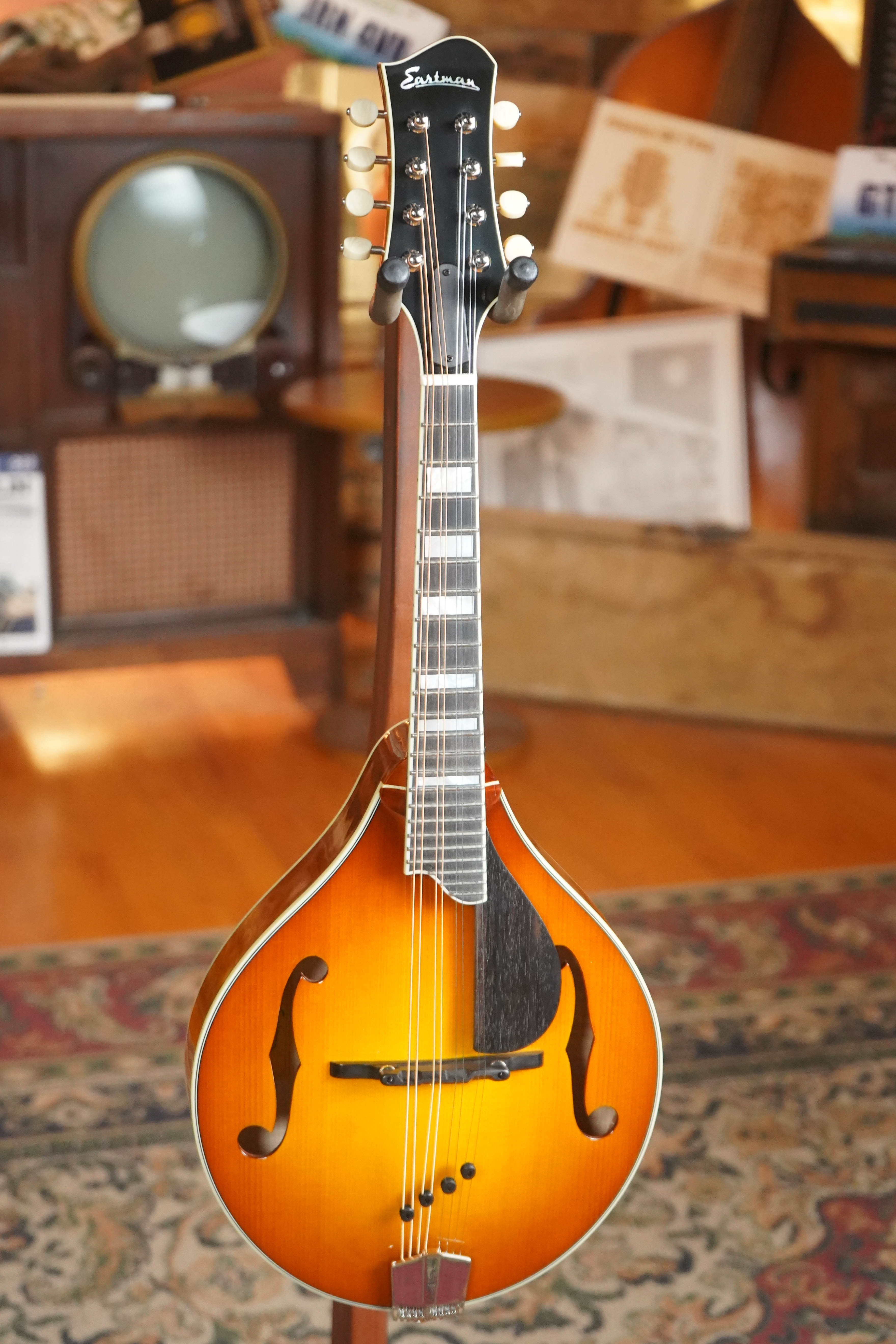 Eastman MD605-GB Goldburst A-Style Mandolin #3556