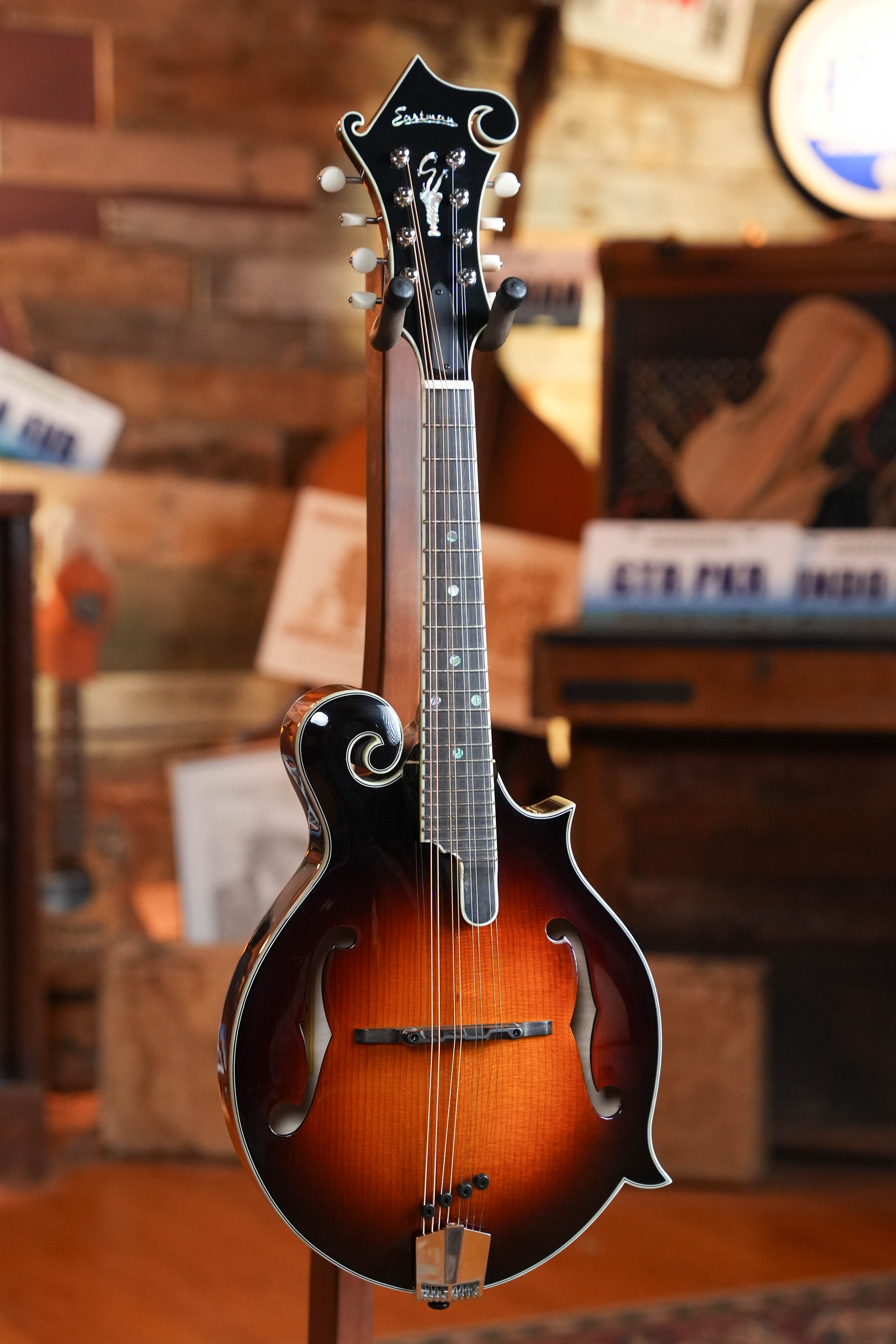 Eastman MD815-SB Adirondack/Flamed Maple Sunburst F-Style Mandolin #5435