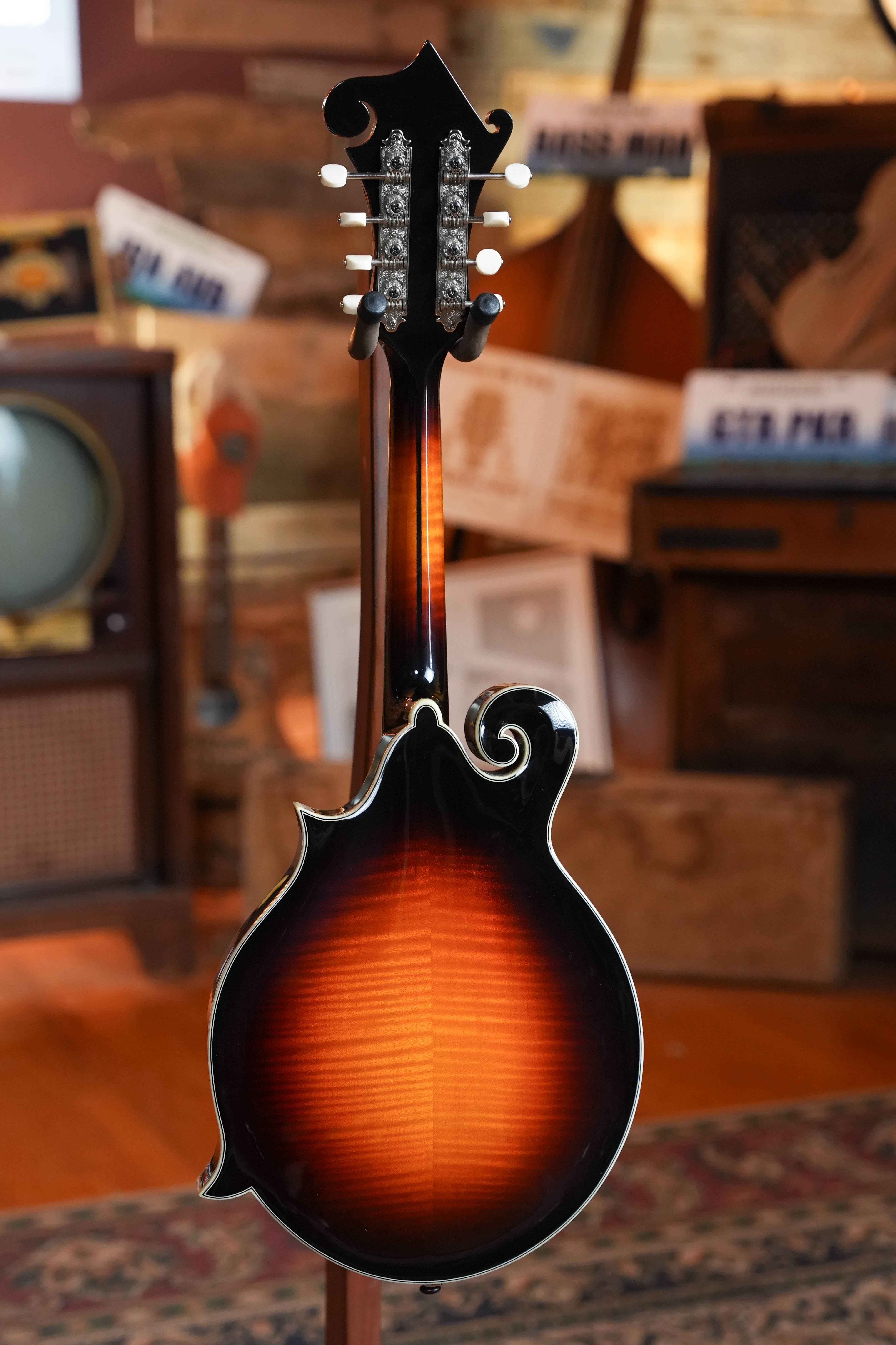 Eastman MD815-SB Adirondack/Flamed Maple Sunburst F-Style Mandolin #5435