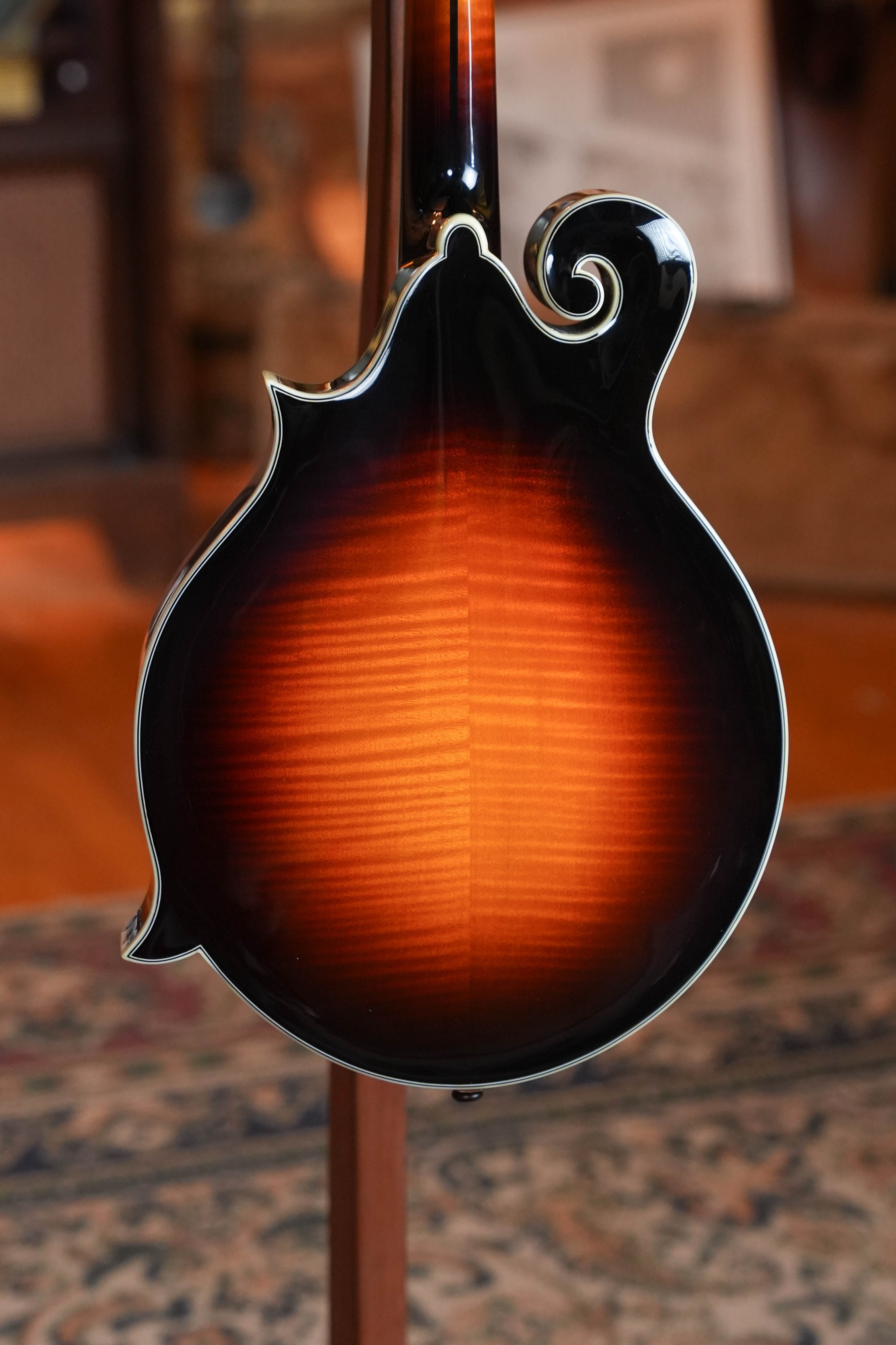 Eastman MD815-SB Adirondack/Flamed Maple Sunburst F-Style Mandolin #5435