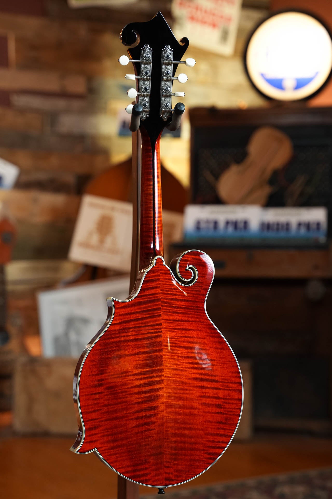 Eastman MD815 Adirondack Spruce/Flamed Maple F-Style Mandolin #5374